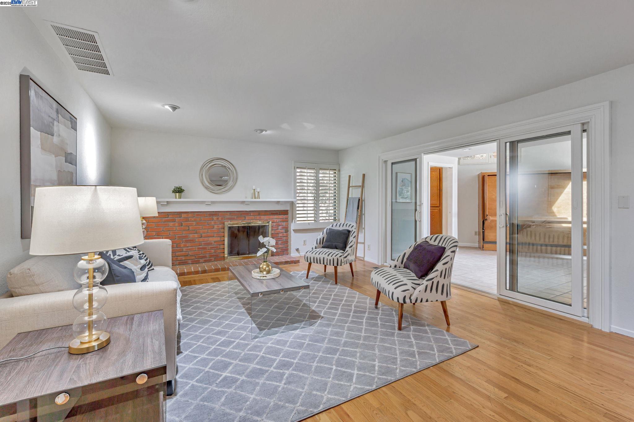 Detail Gallery Image 7 of 48 For 52 Mainprice Ct, San Ramon,  CA 94583-2529 - 4 Beds | 3/1 Baths