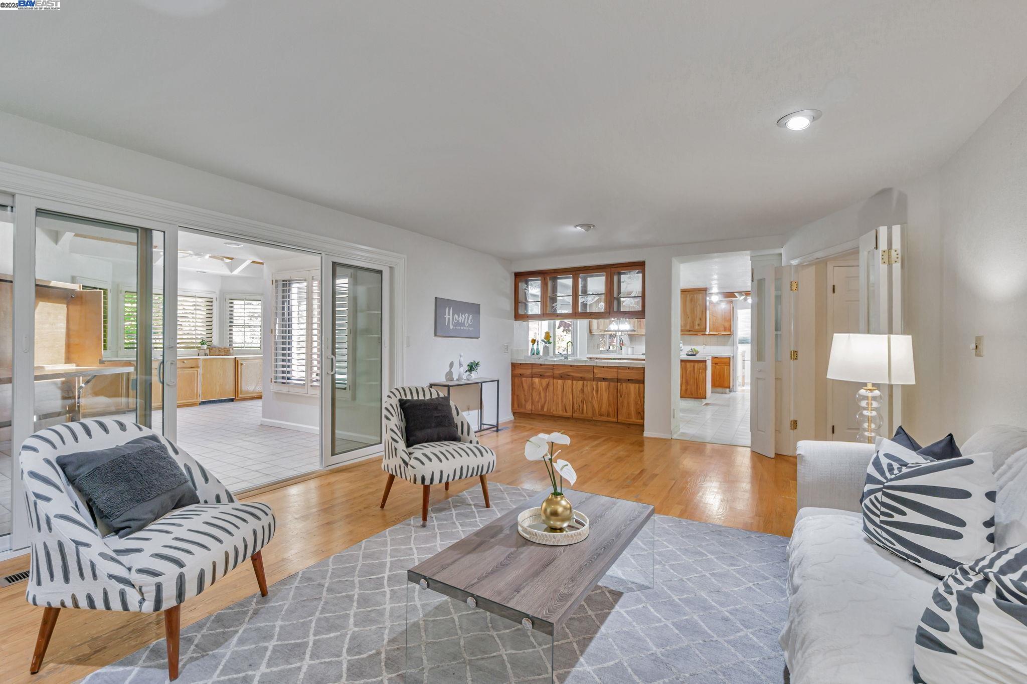 Detail Gallery Image 8 of 48 For 52 Mainprice Ct, San Ramon,  CA 94583-2529 - 4 Beds | 3/1 Baths