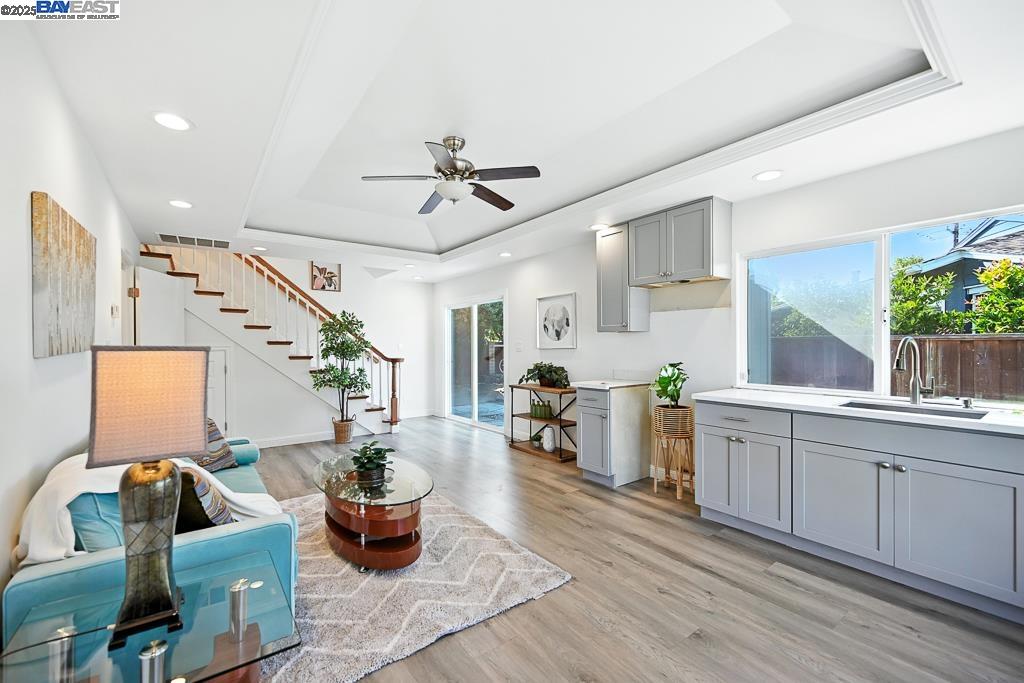Detail Gallery Image 20 of 60 For 3419 Del Valle Cir, San Leandro,  CA 94578 - 5 Beds | 3 Baths