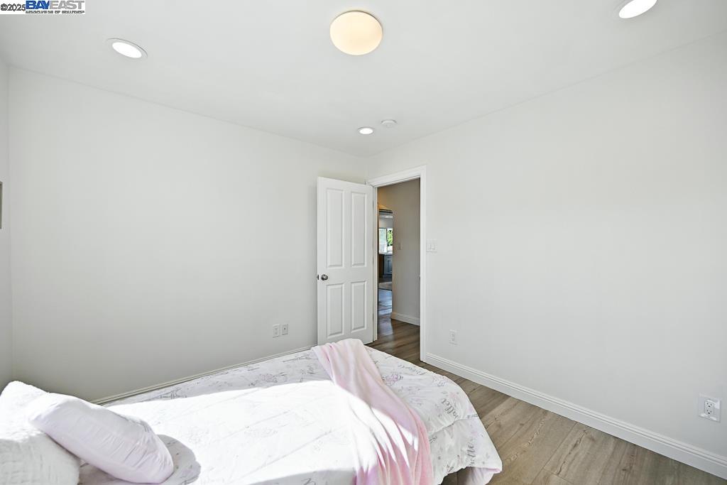 Detail Gallery Image 30 of 60 For 3419 Del Valle Cir, San Leandro,  CA 94578 - 5 Beds | 3 Baths