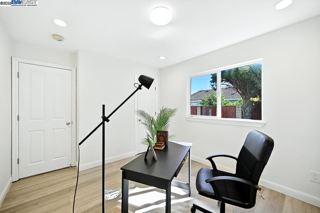 Detail Gallery Image 33 of 60 For 3419 Del Valle Cir, San Leandro,  CA 94578 - 5 Beds | 3 Baths