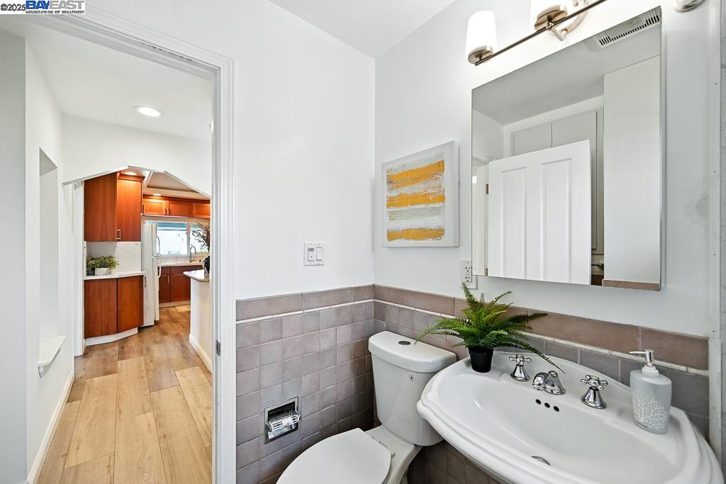 Detail Gallery Image 35 of 60 For 3419 Del Valle Cir, San Leandro,  CA 94578 - 5 Beds | 3 Baths