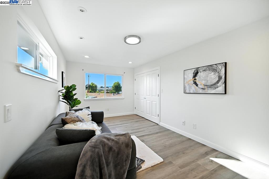 Detail Gallery Image 43 of 60 For 3419 Del Valle Cir, San Leandro,  CA 94578 - 5 Beds | 3 Baths