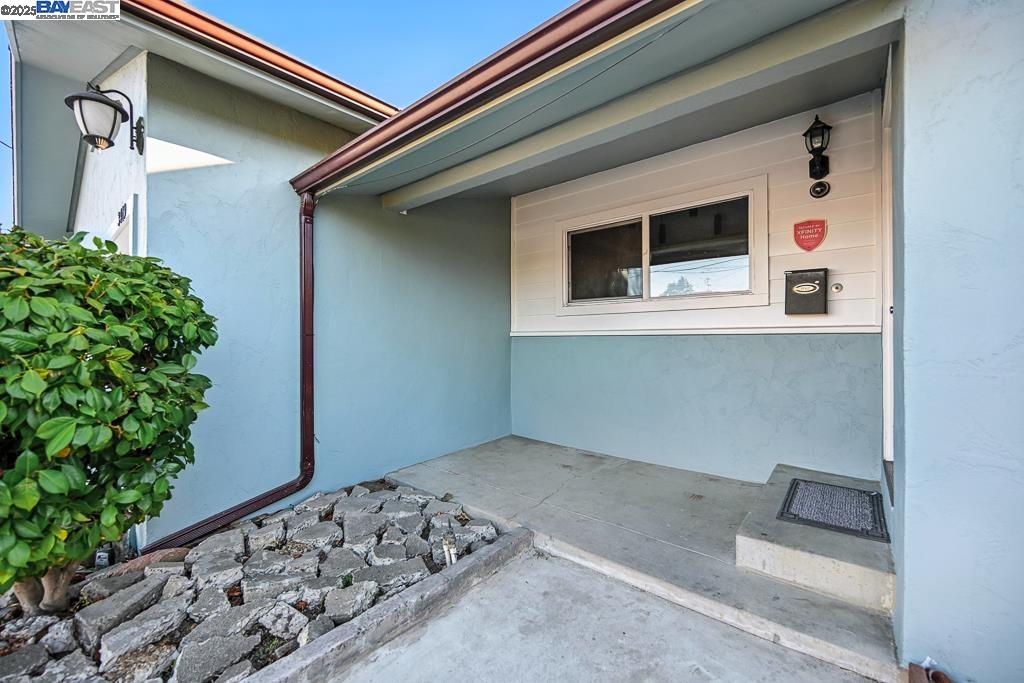 Detail Gallery Image 52 of 60 For 3419 Del Valle Cir, San Leandro,  CA 94578 - 5 Beds | 3 Baths