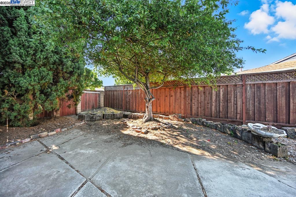 Detail Gallery Image 54 of 60 For 3419 Del Valle Cir, San Leandro,  CA 94578 - 5 Beds | 3 Baths
