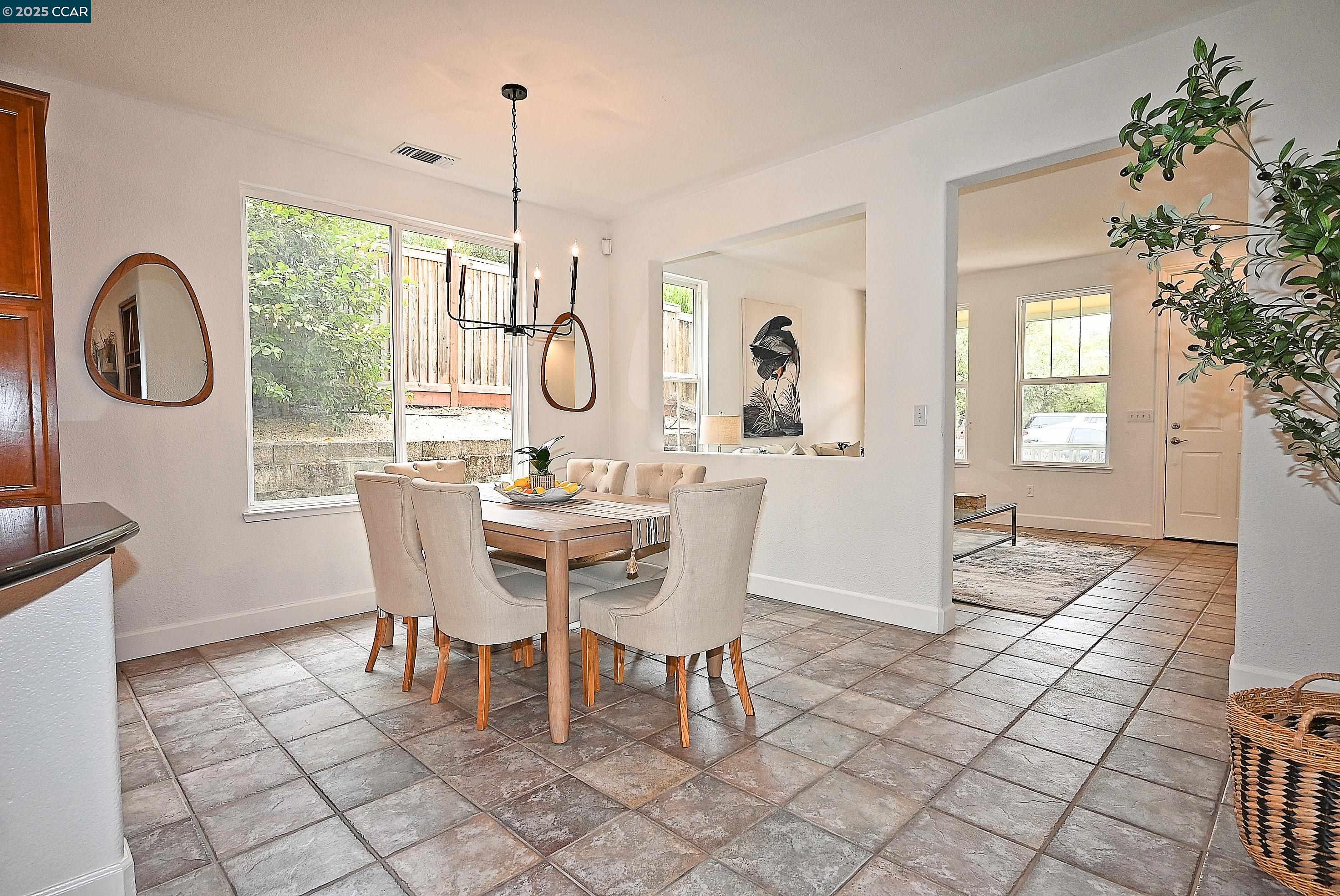 Detail Gallery Image 11 of 56 For 139 Camden Lane, Hercules,  CA 94547 - 4 Beds | 2/1 Baths
