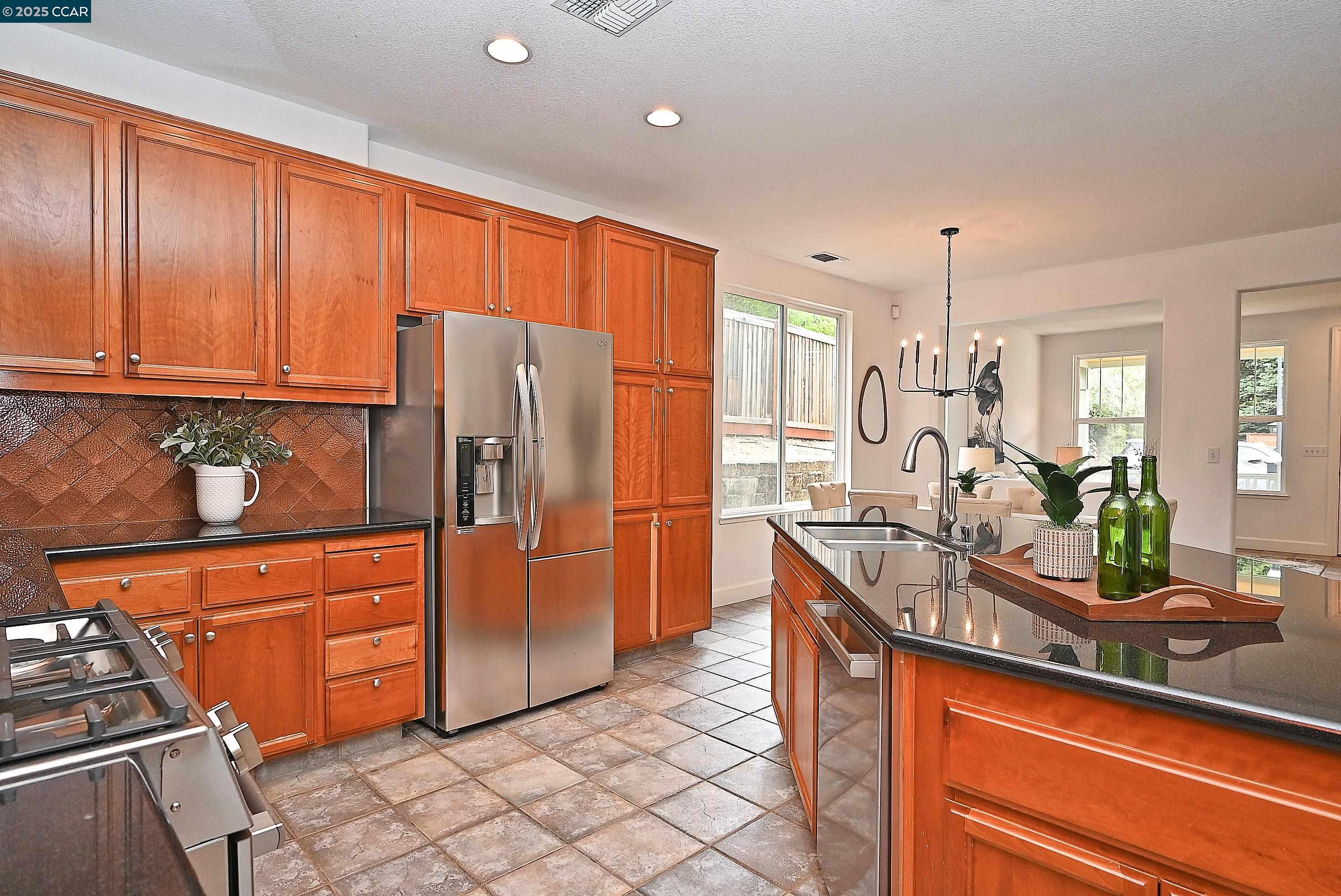 Detail Gallery Image 19 of 56 For 139 Camden Lane, Hercules,  CA 94547 - 4 Beds | 2/1 Baths