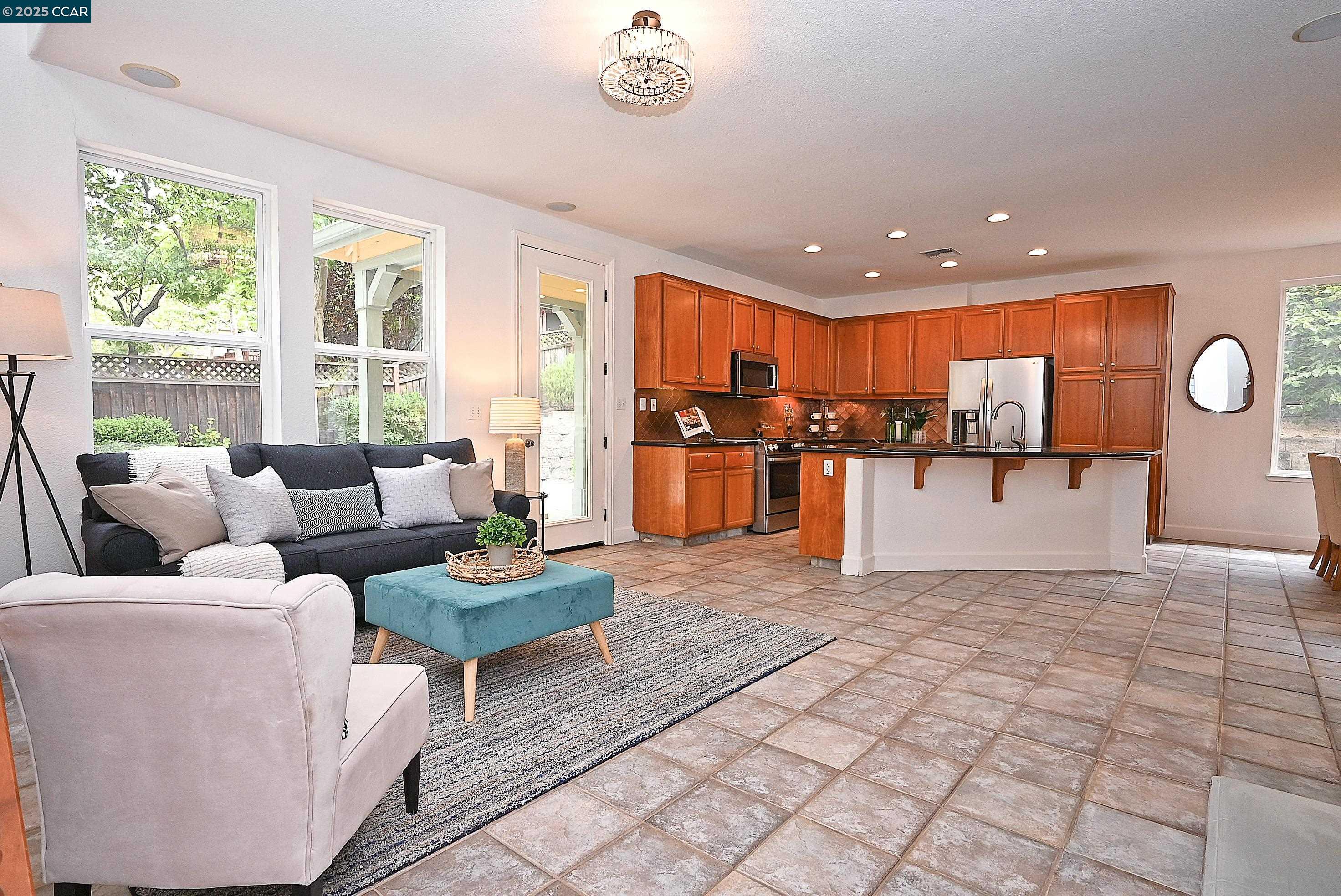 Detail Gallery Image 22 of 56 For 139 Camden Lane, Hercules,  CA 94547 - 4 Beds | 2/1 Baths