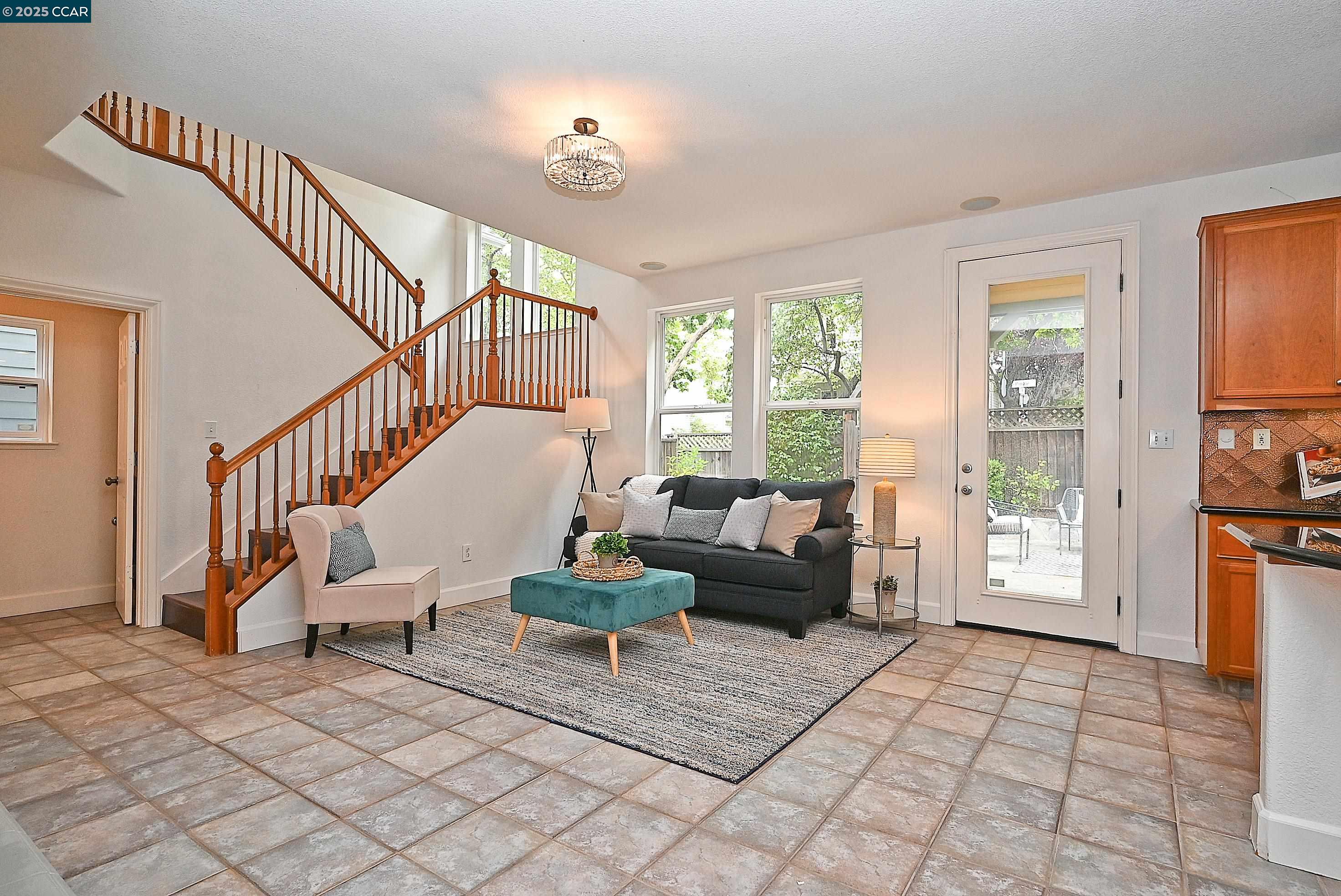 Detail Gallery Image 24 of 56 For 139 Camden Lane, Hercules,  CA 94547 - 4 Beds | 2/1 Baths