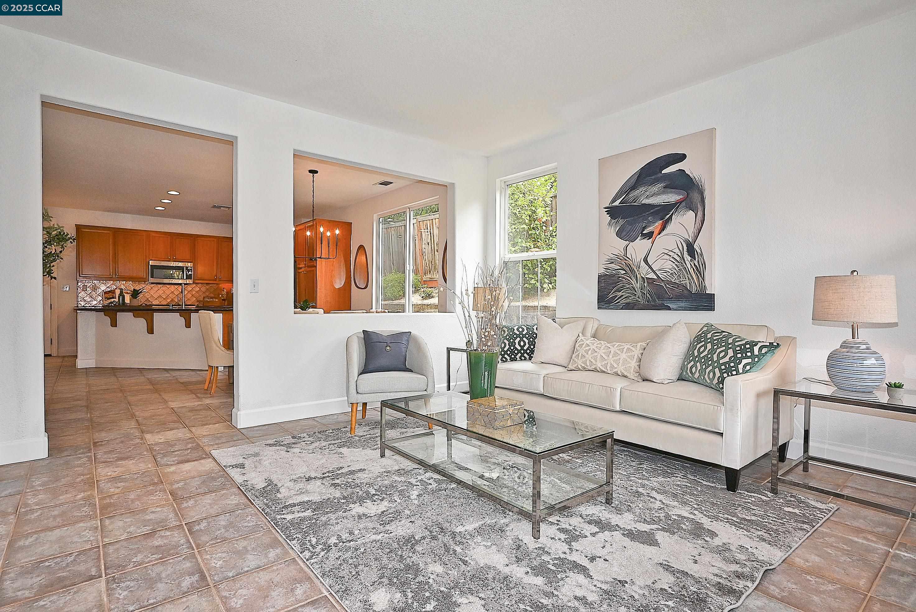 Detail Gallery Image 4 of 56 For 139 Camden Lane, Hercules,  CA 94547 - 4 Beds | 2/1 Baths
