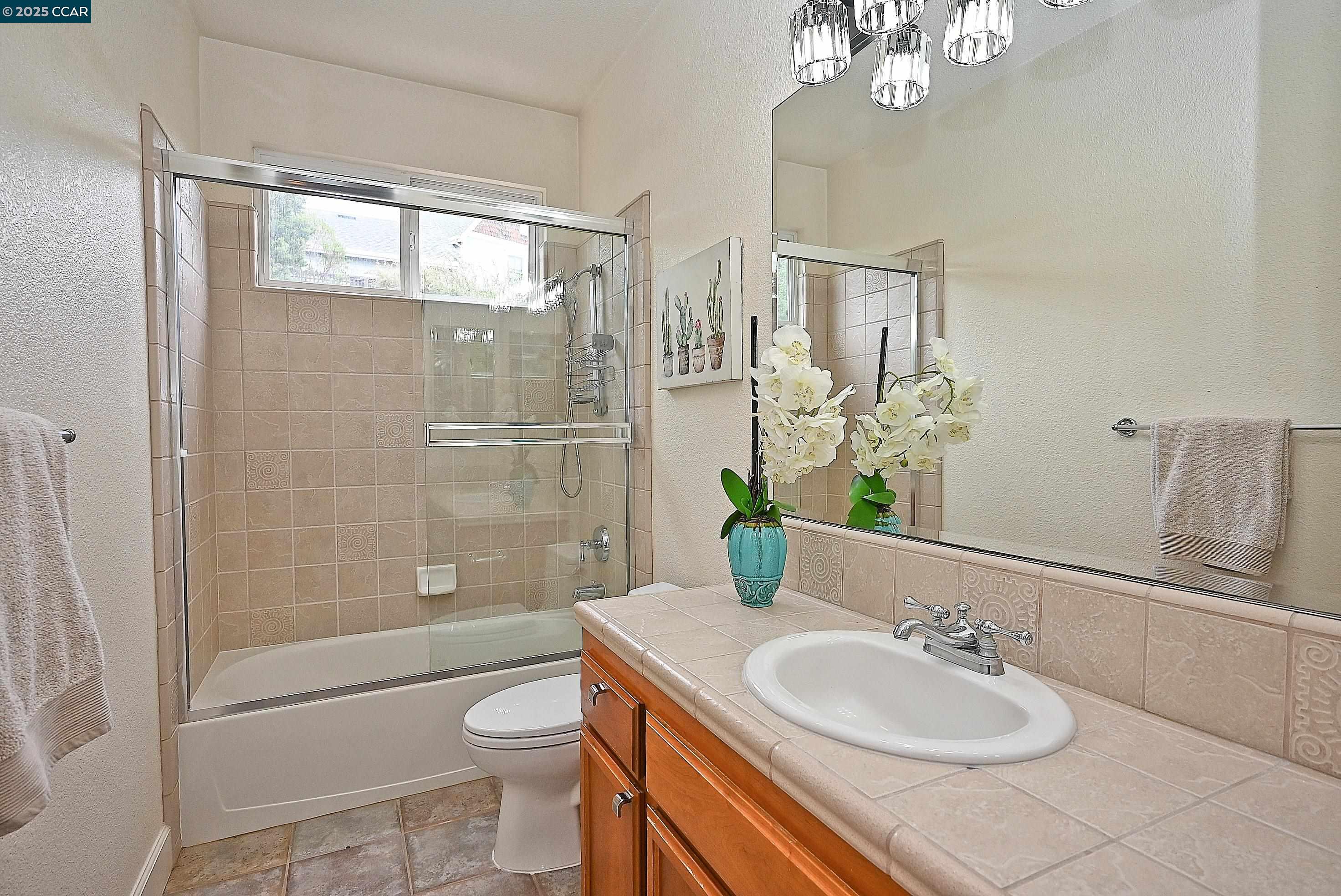 Detail Gallery Image 31 of 56 For 139 Camden Lane, Hercules,  CA 94547 - 4 Beds | 2/1 Baths