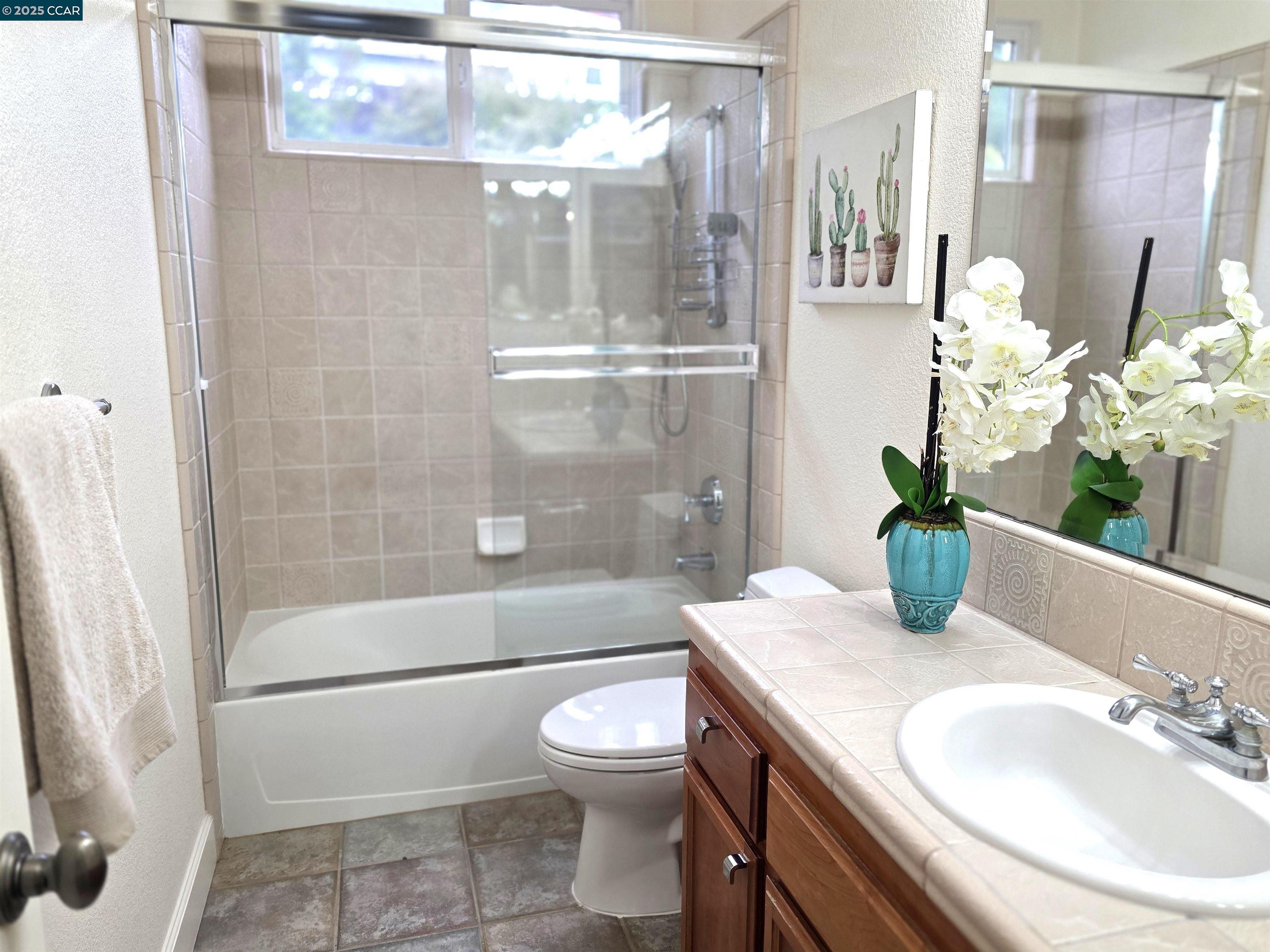 Detail Gallery Image 32 of 56 For 139 Camden Lane, Hercules,  CA 94547 - 4 Beds | 2/1 Baths