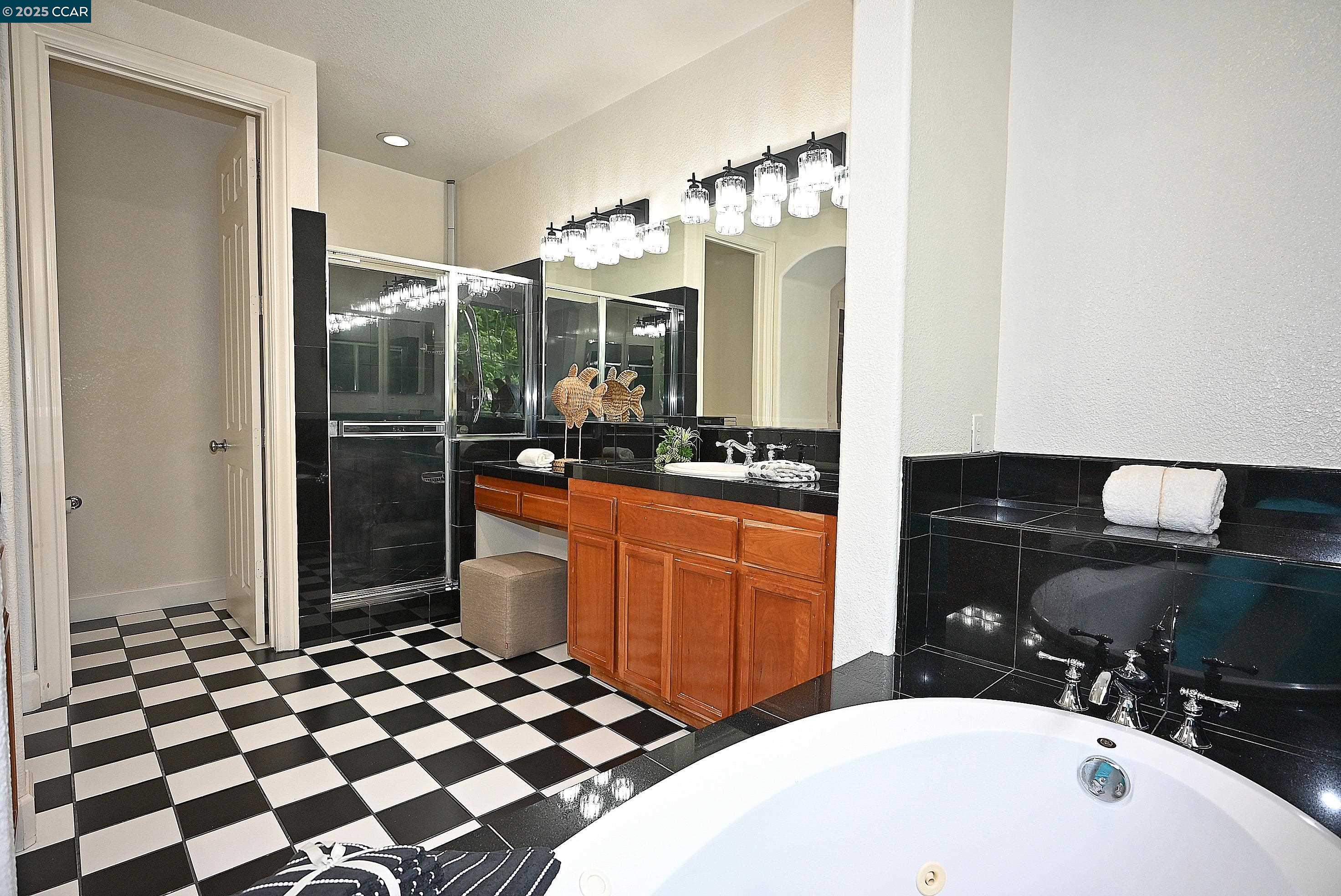 Detail Gallery Image 37 of 56 For 139 Camden Lane, Hercules,  CA 94547 - 4 Beds | 2/1 Baths