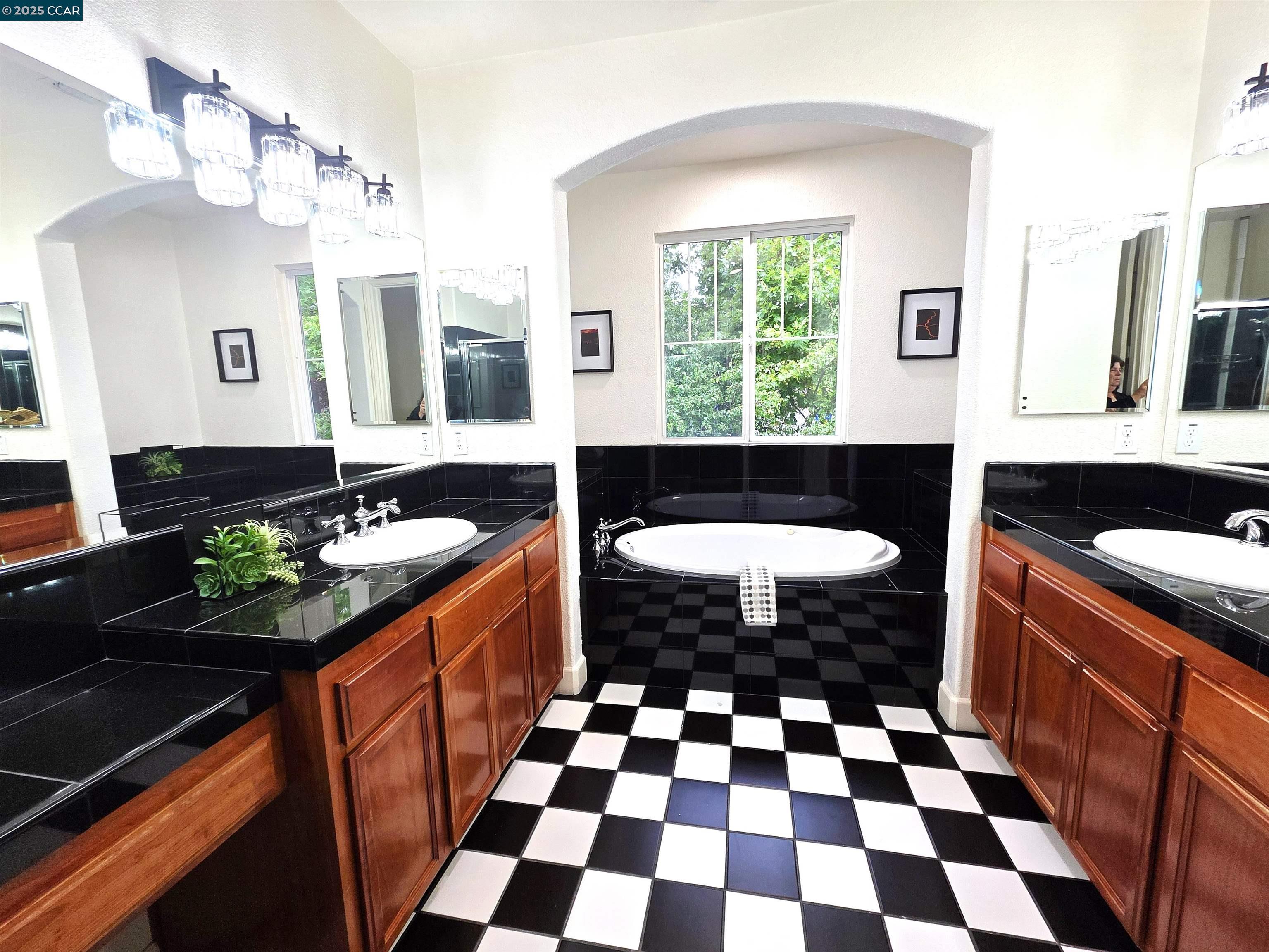 Detail Gallery Image 38 of 56 For 139 Camden Lane, Hercules,  CA 94547 - 4 Beds | 2/1 Baths
