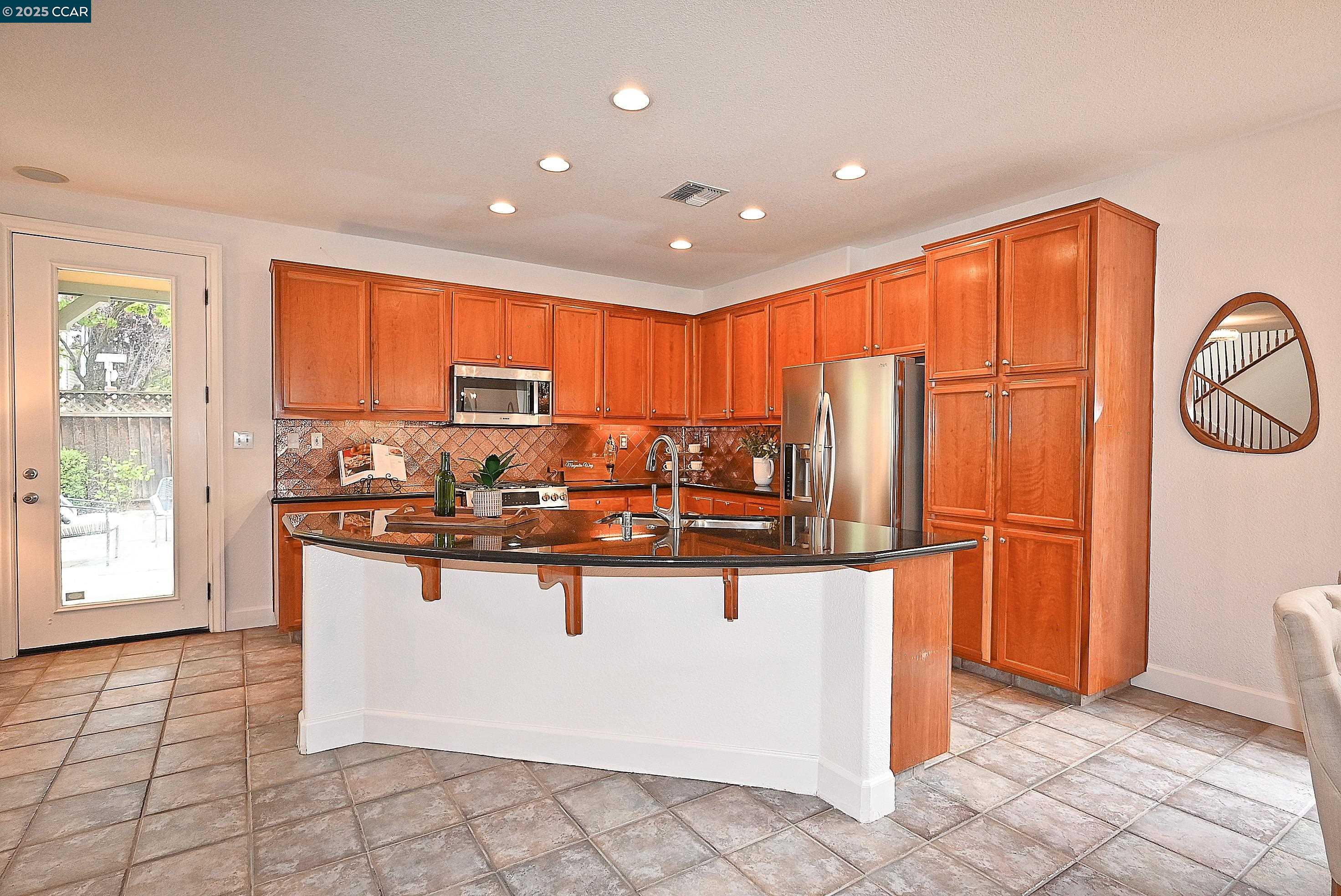Detail Gallery Image 8 of 56 For 139 Camden Lane, Hercules,  CA 94547 - 4 Beds | 2/1 Baths