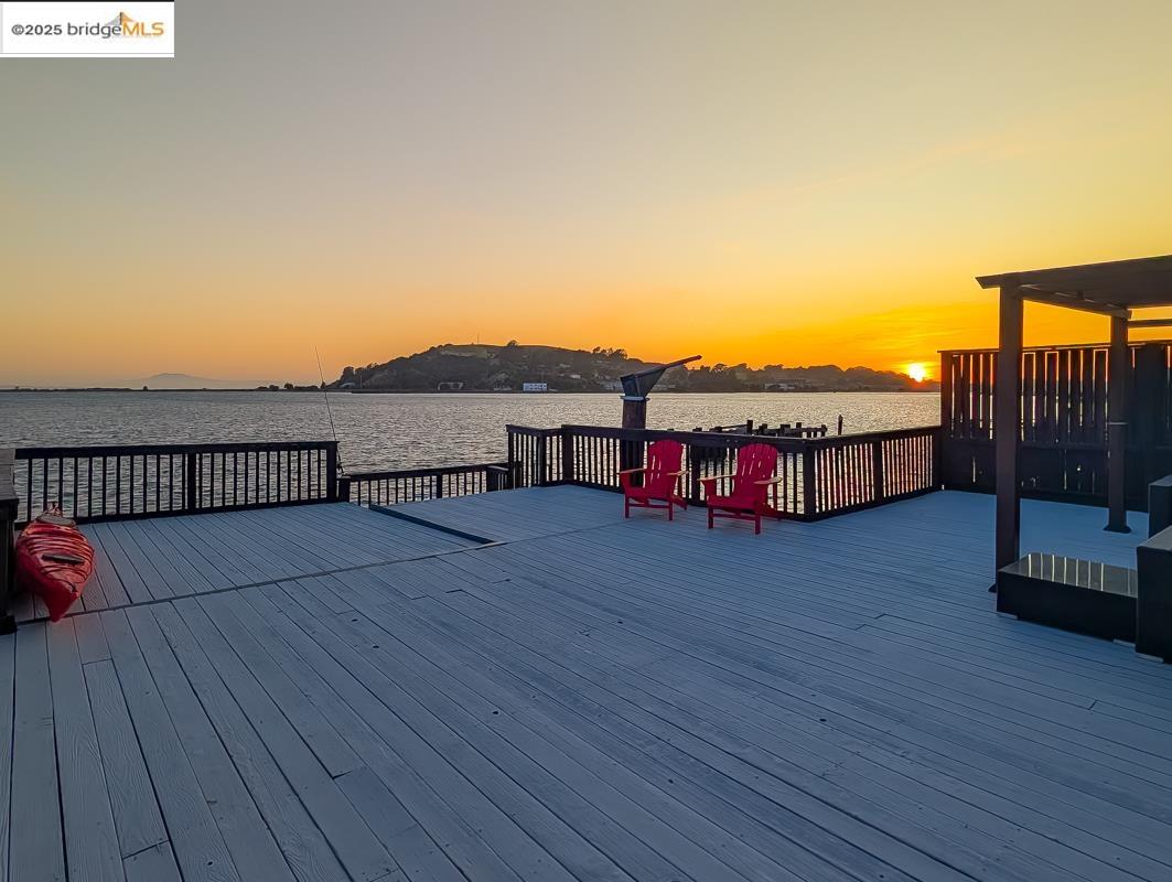 8 Sandy Beach Road