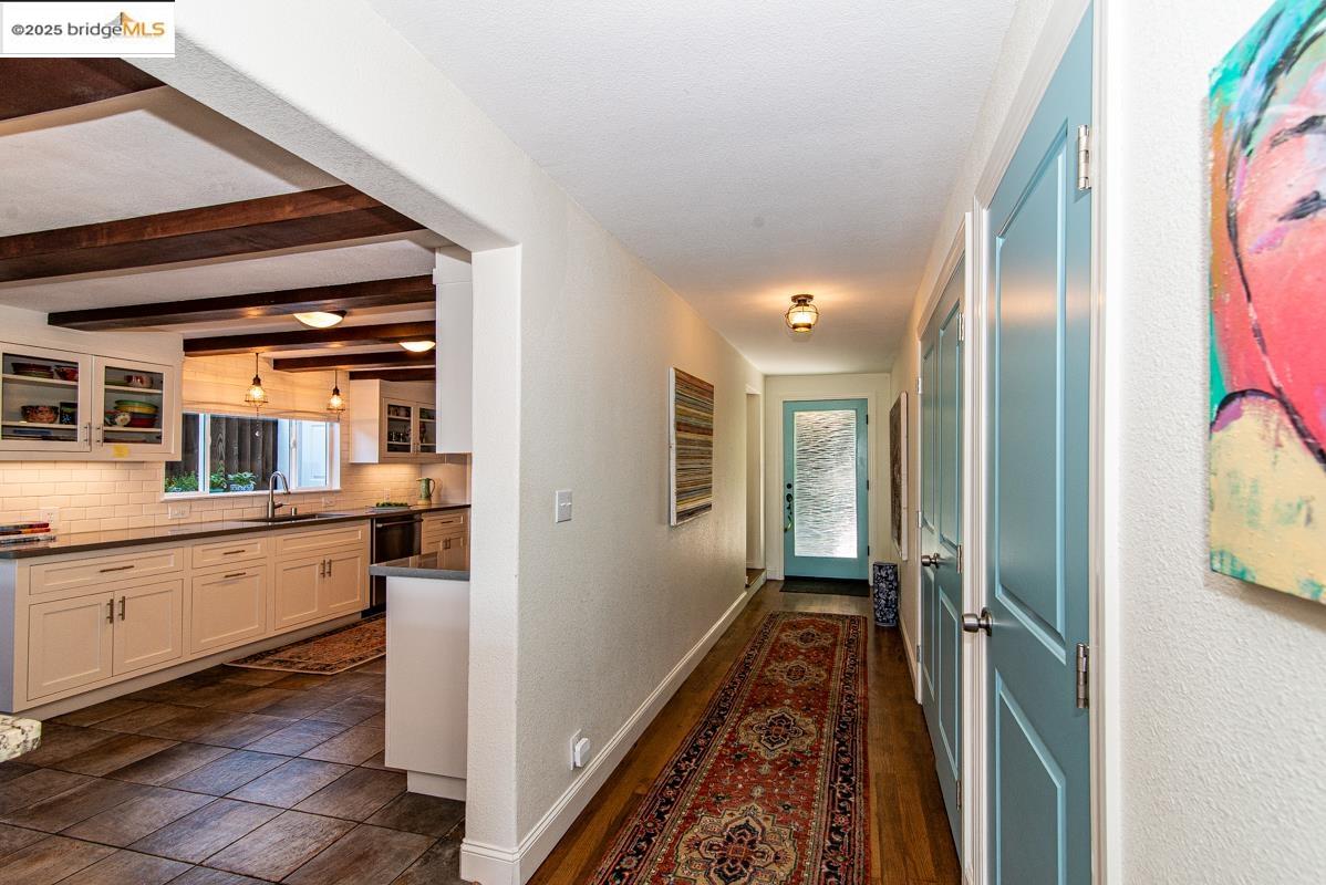 8 Sandy Beach Road
