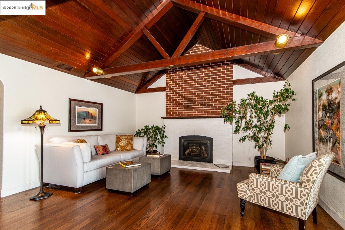 8 Sandy Beach Road