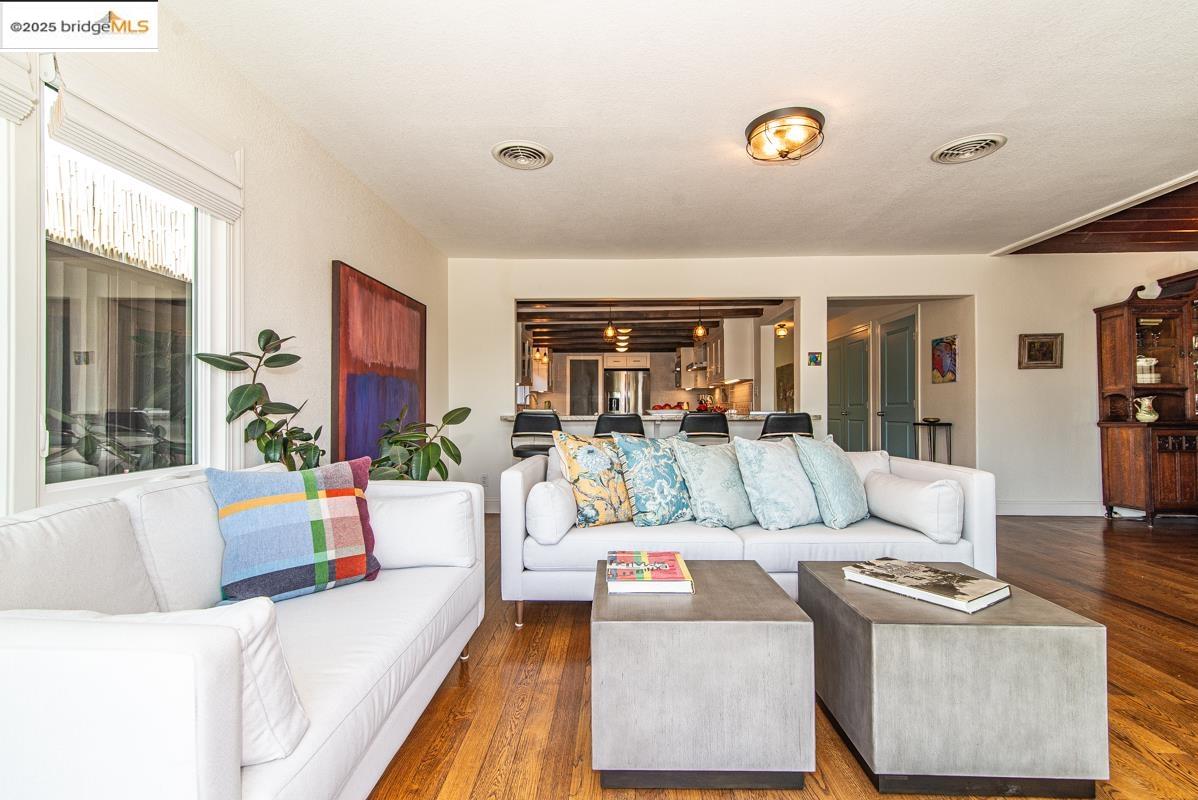 8 Sandy Beach Road