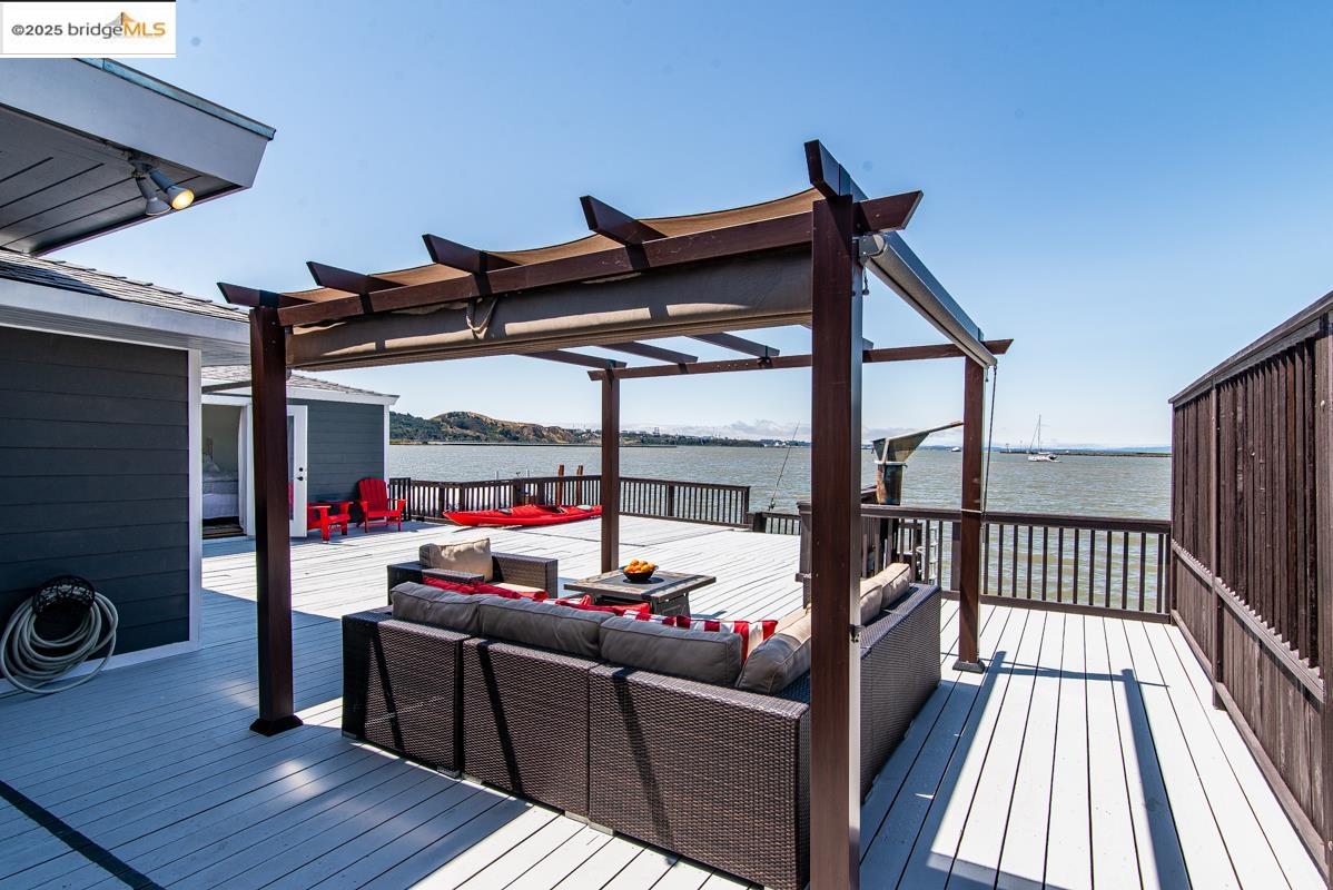 8 Sandy Beach Road