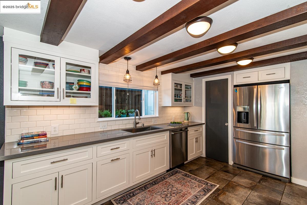 8 Sandy Beach Road