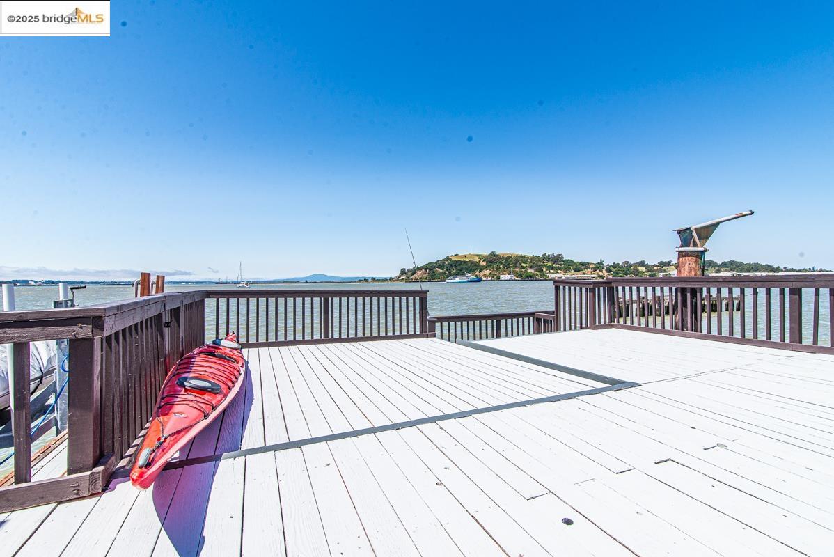 8 Sandy Beach Road