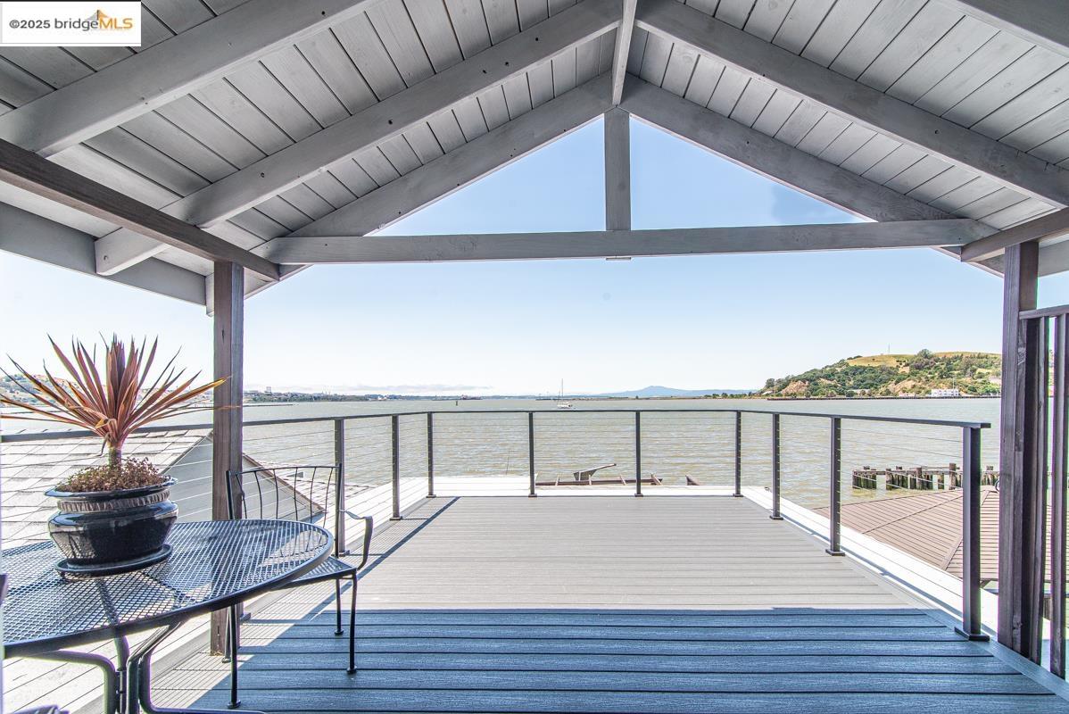 8 Sandy Beach Road