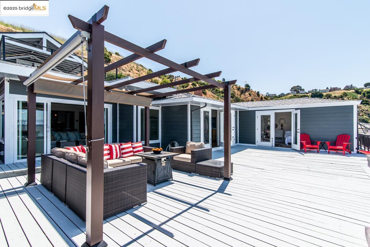 8 Sandy Beach Road