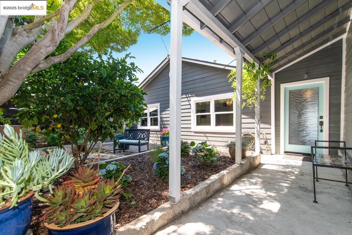 8 Sandy Beach Road