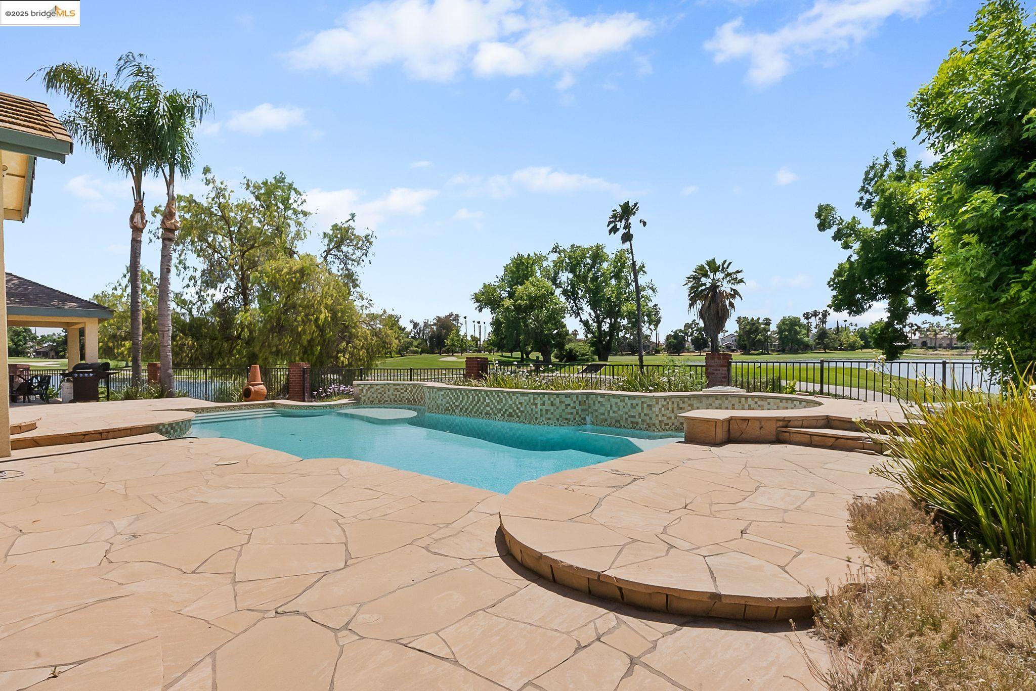 Detail Gallery Image 23 of 34 For 2244 Colonial Ct, Discovery Bay,  CA 94505 - 3 Beds | 2 Baths