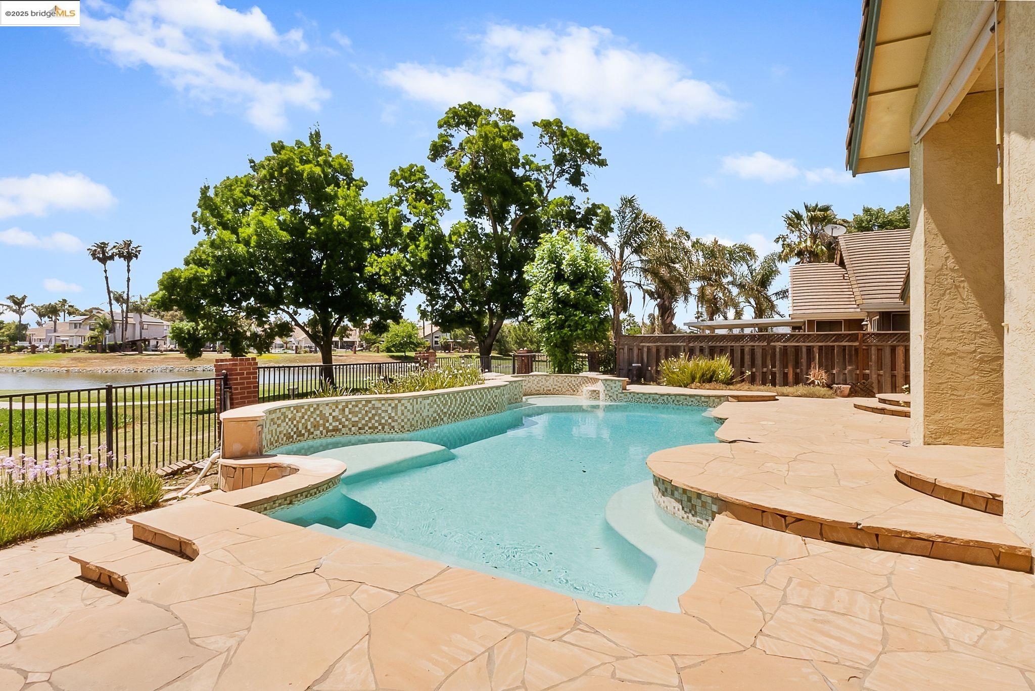 Detail Gallery Image 24 of 34 For 2244 Colonial Ct, Discovery Bay,  CA 94505 - 3 Beds | 2 Baths