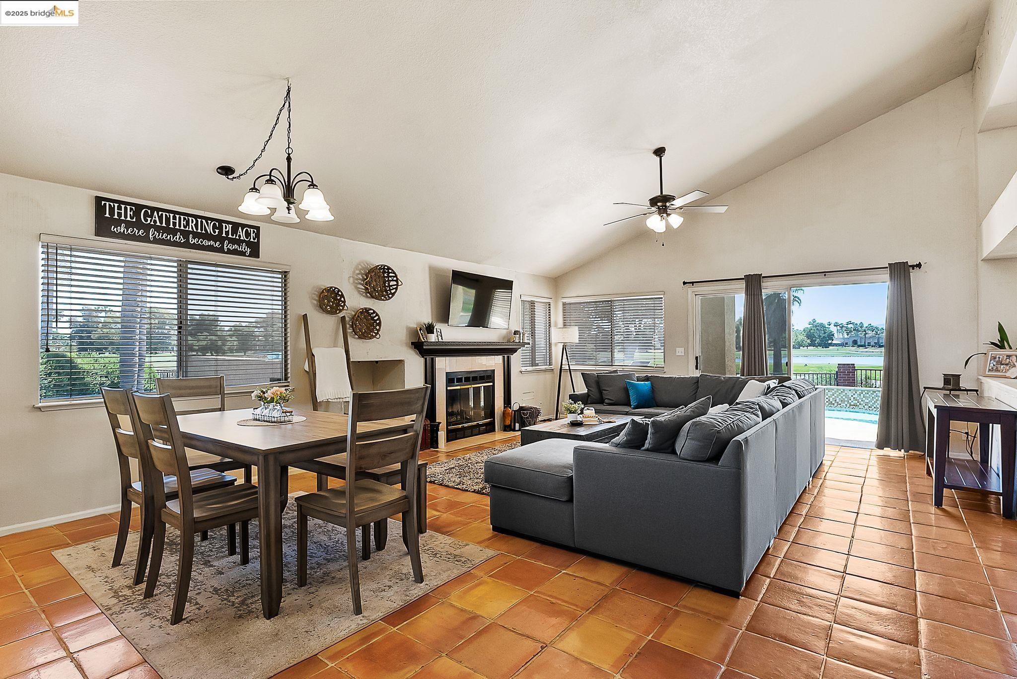 Detail Gallery Image 6 of 34 For 2244 Colonial Ct, Discovery Bay,  CA 94505 - 3 Beds | 2 Baths