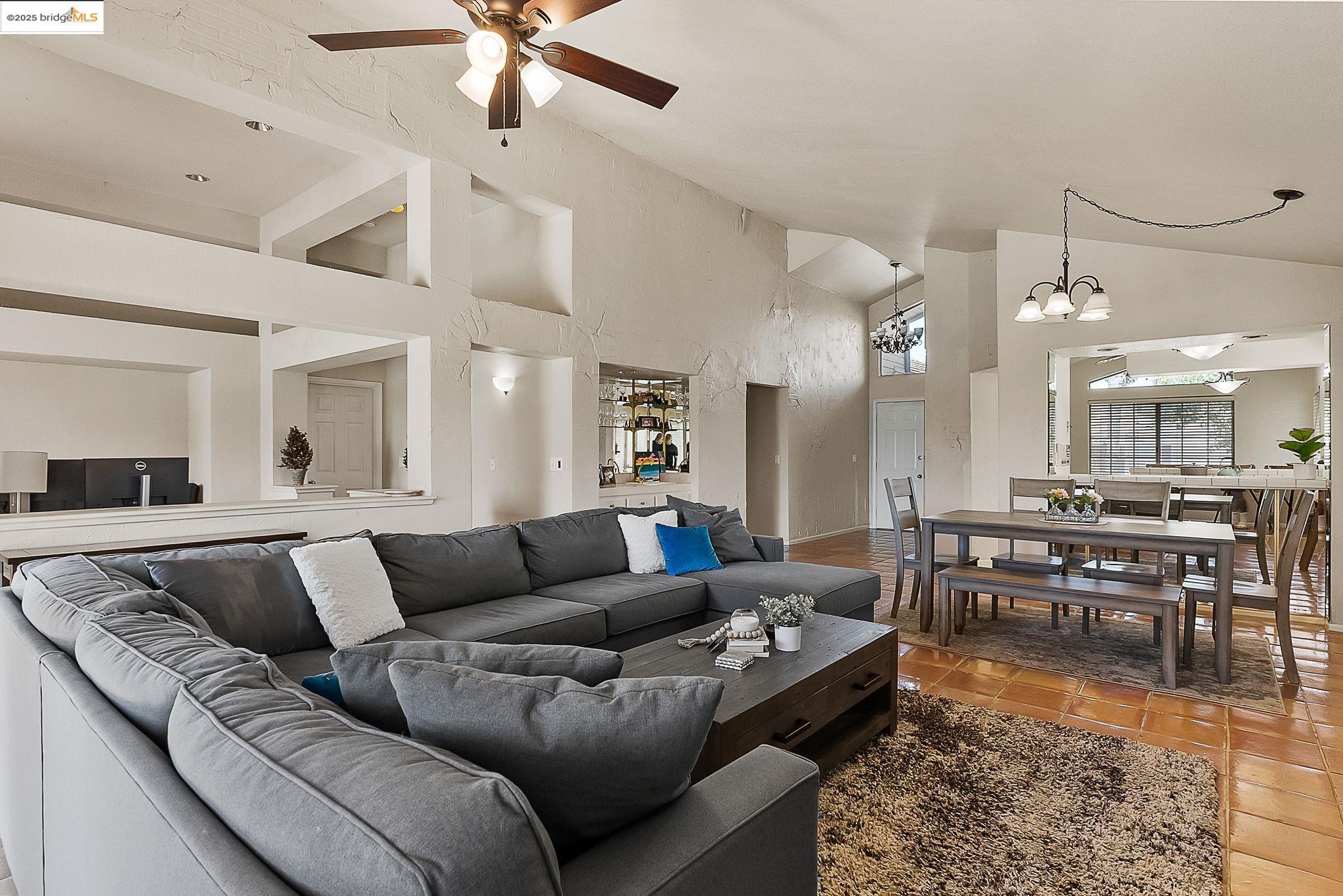 Detail Gallery Image 7 of 34 For 2244 Colonial Ct, Discovery Bay,  CA 94505 - 3 Beds | 2 Baths