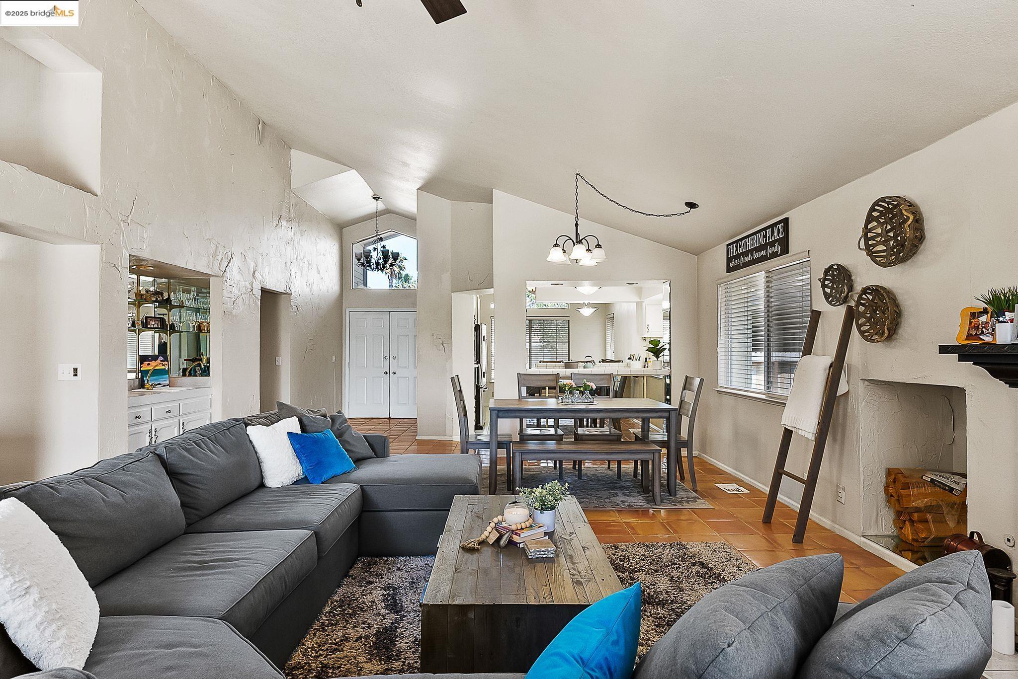Detail Gallery Image 10 of 34 For 2244 Colonial Ct, Discovery Bay,  CA 94505 - 3 Beds | 2 Baths