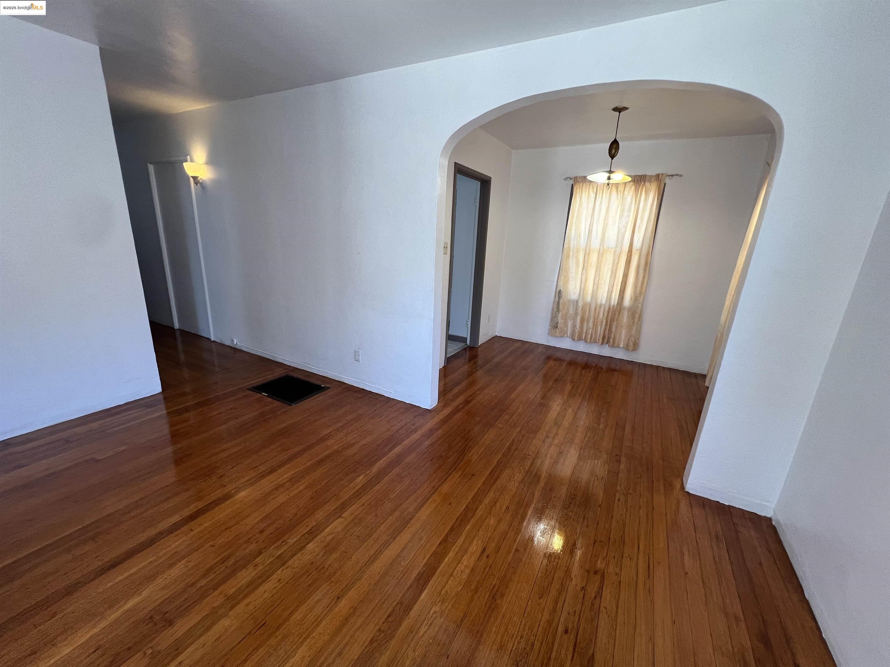 Detail Gallery Image 8 of 27 For 3064 Curran Ave, Oakland,  CA 94602 - – Beds | – Baths