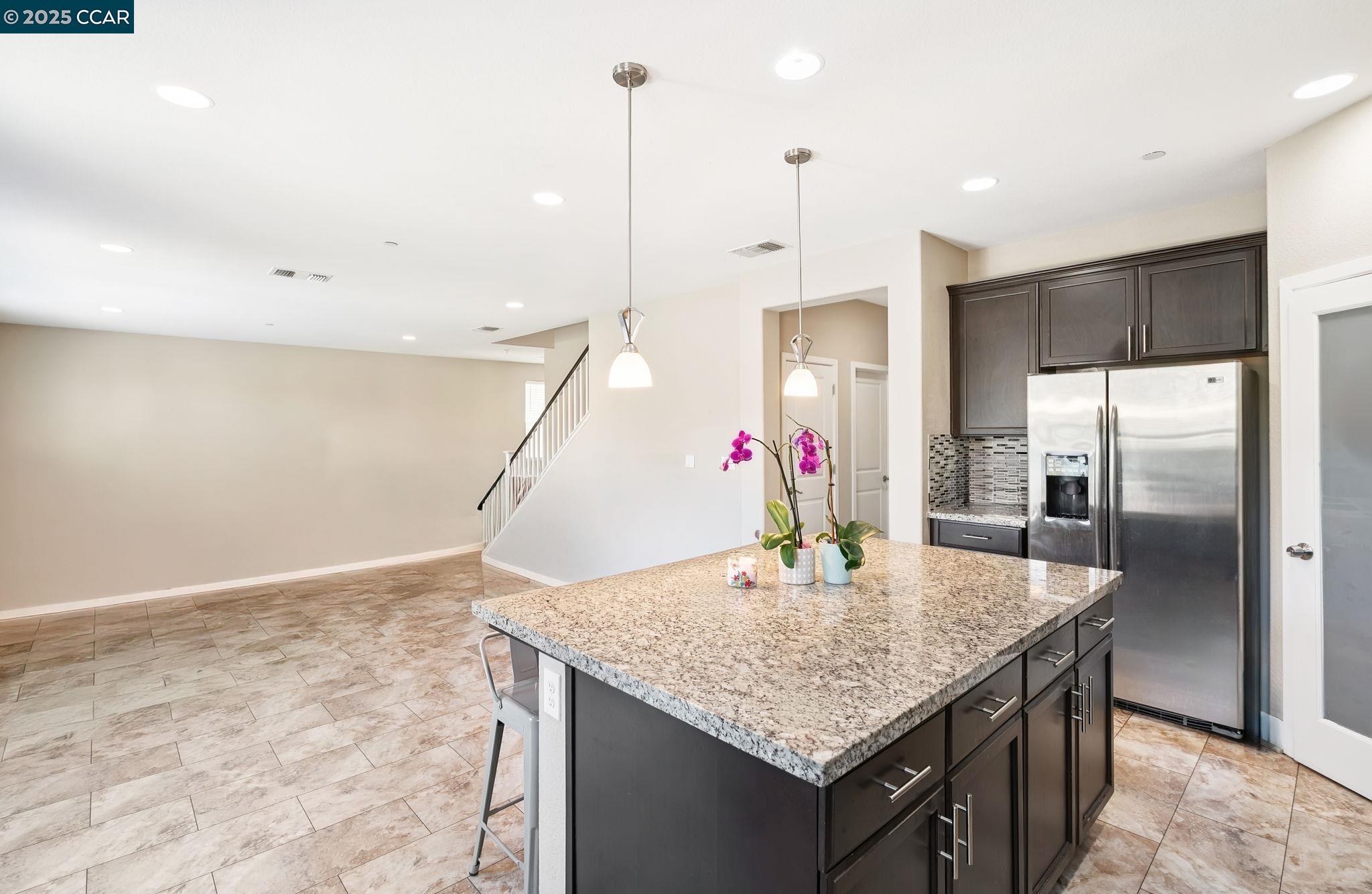 Detail Gallery Image 12 of 27 For 9417 Vintner Cir, Patterson,  CA 95363 - 5 Beds | 3 Baths