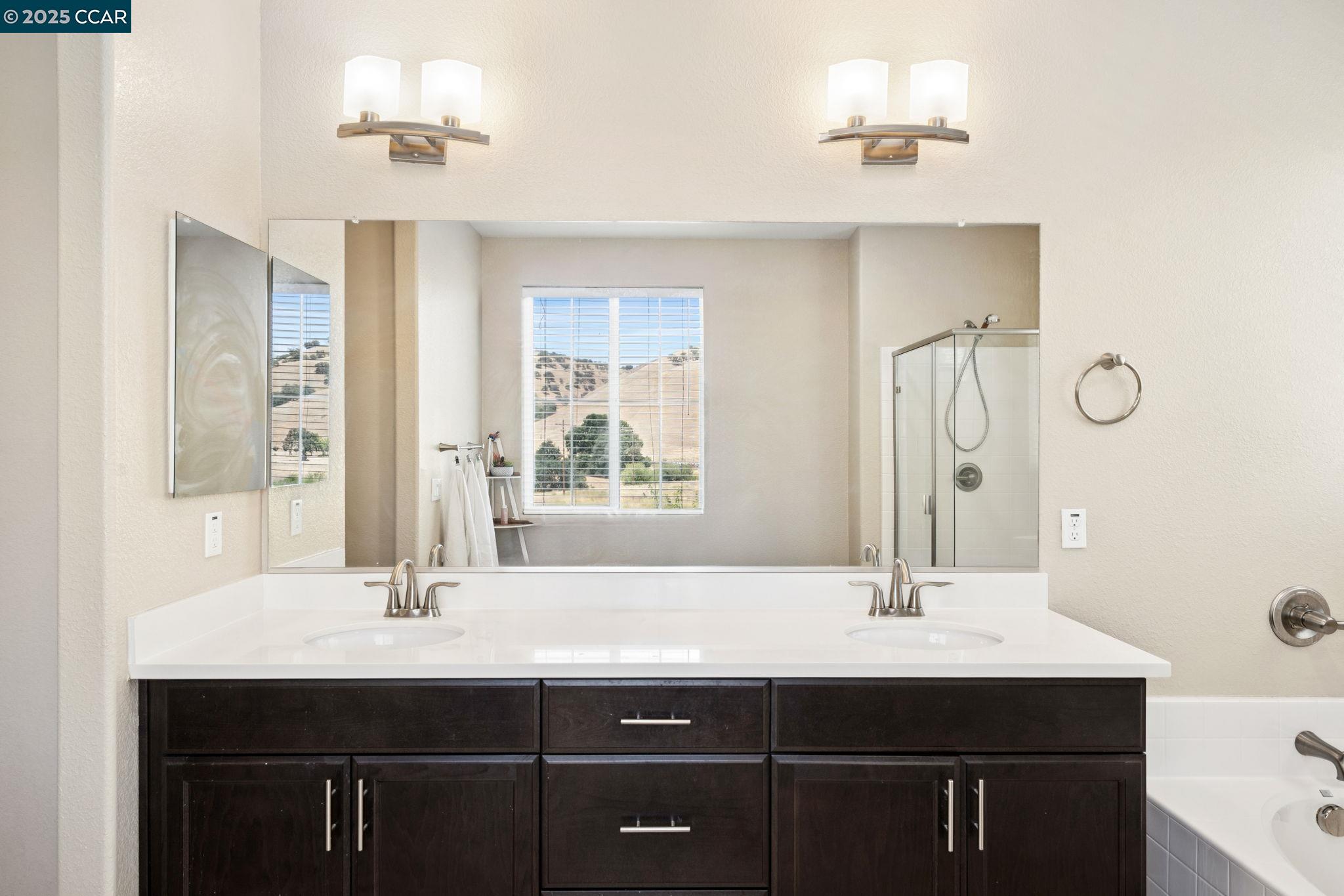 Detail Gallery Image 14 of 27 For 9417 Vintner Cir, Patterson,  CA 95363 - 5 Beds | 3 Baths