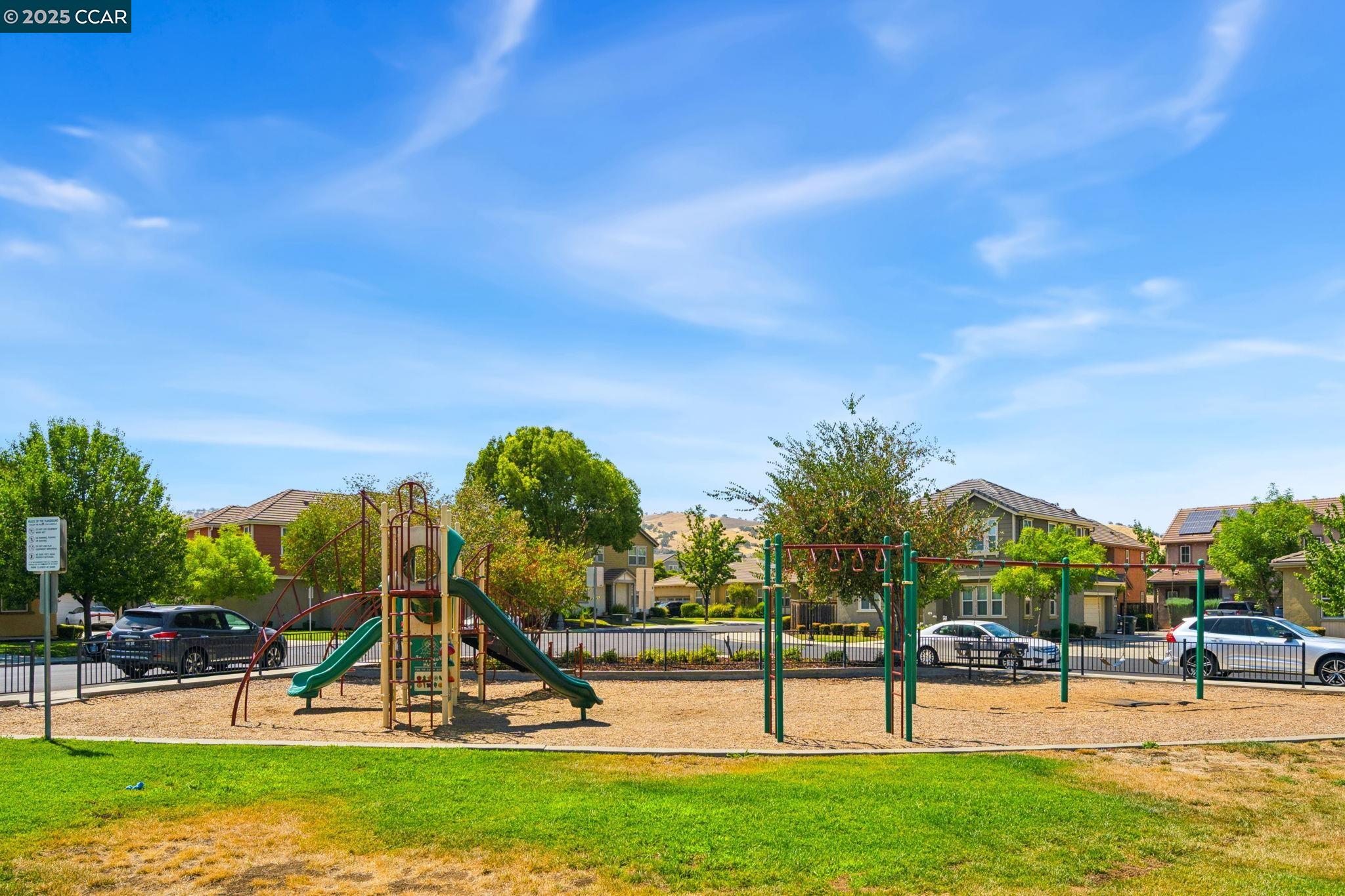 Detail Gallery Image 21 of 27 For 9417 Vintner Cir, Patterson,  CA 95363 - 5 Beds | 3 Baths