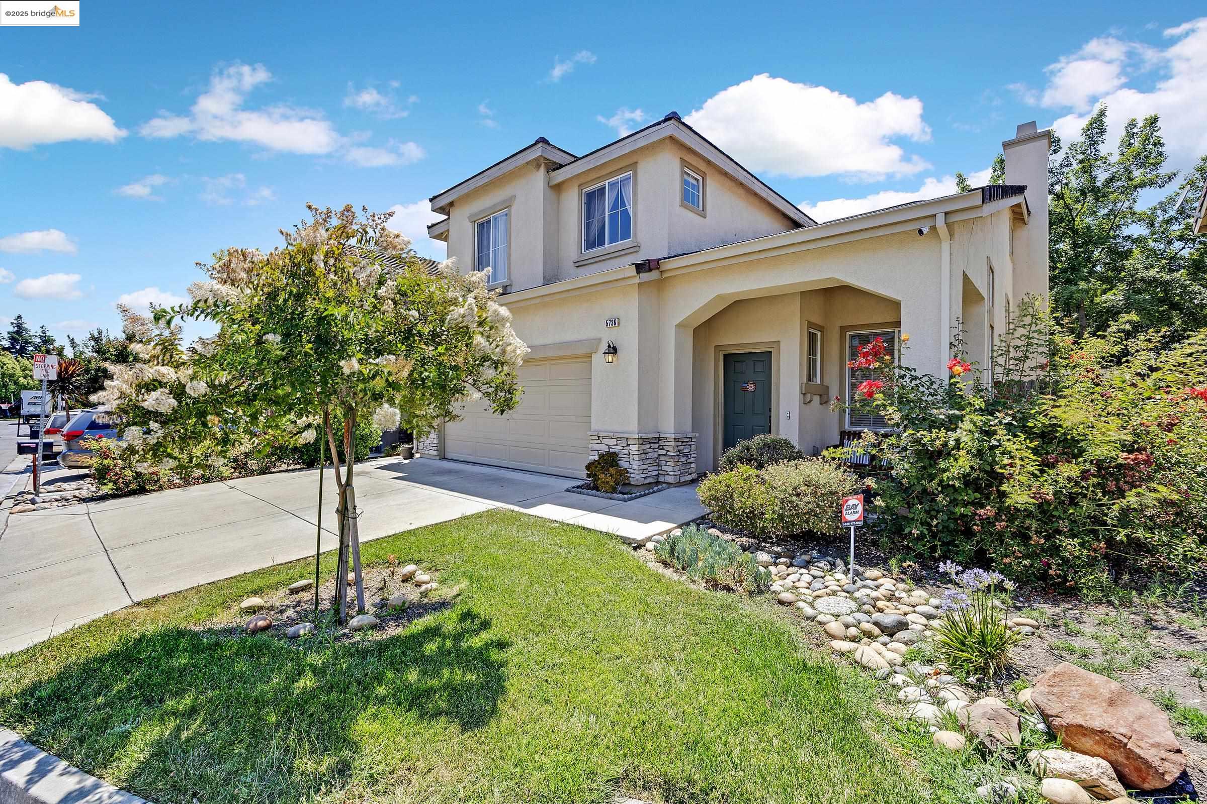 Detail Gallery Image 2 of 56 For 5736 Idlewood Street, Dublin,  CA 94568 - 3 Beds | 2/1 Baths