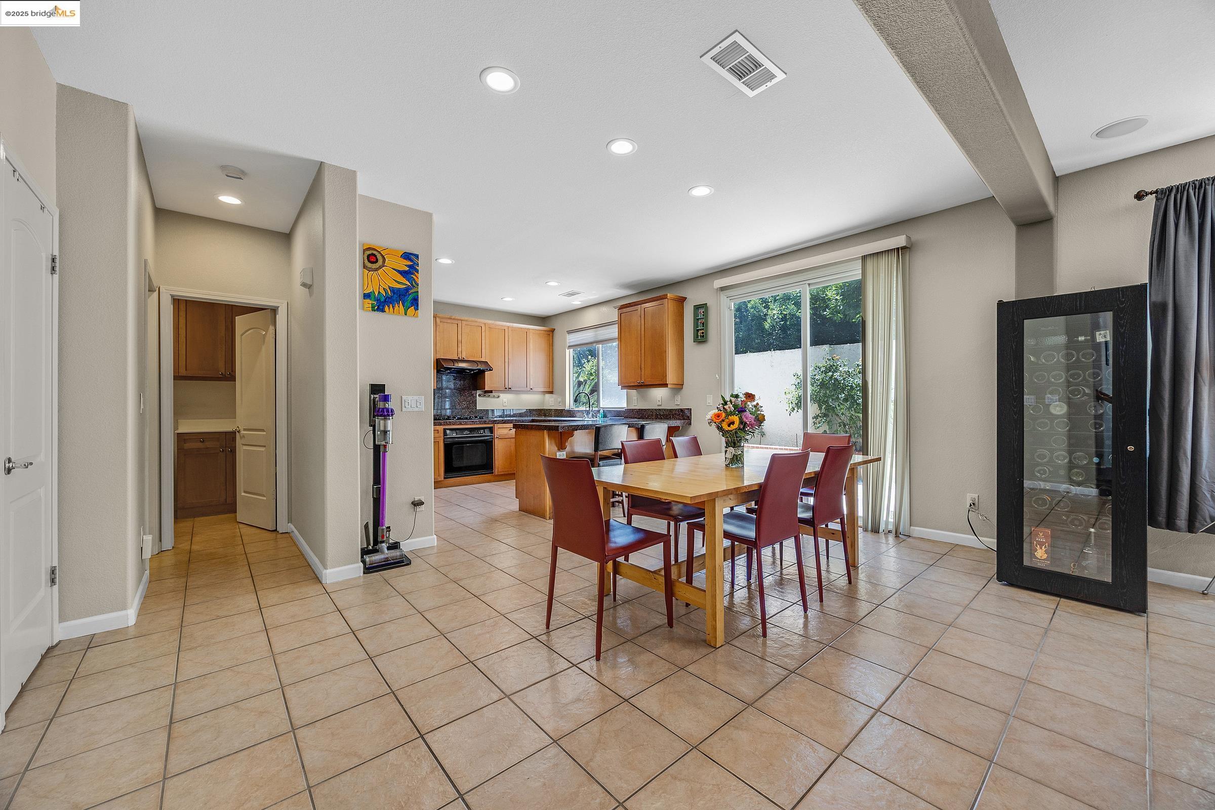 Detail Gallery Image 15 of 56 For 5736 Idlewood Street, Dublin,  CA 94568 - 3 Beds | 2/1 Baths
