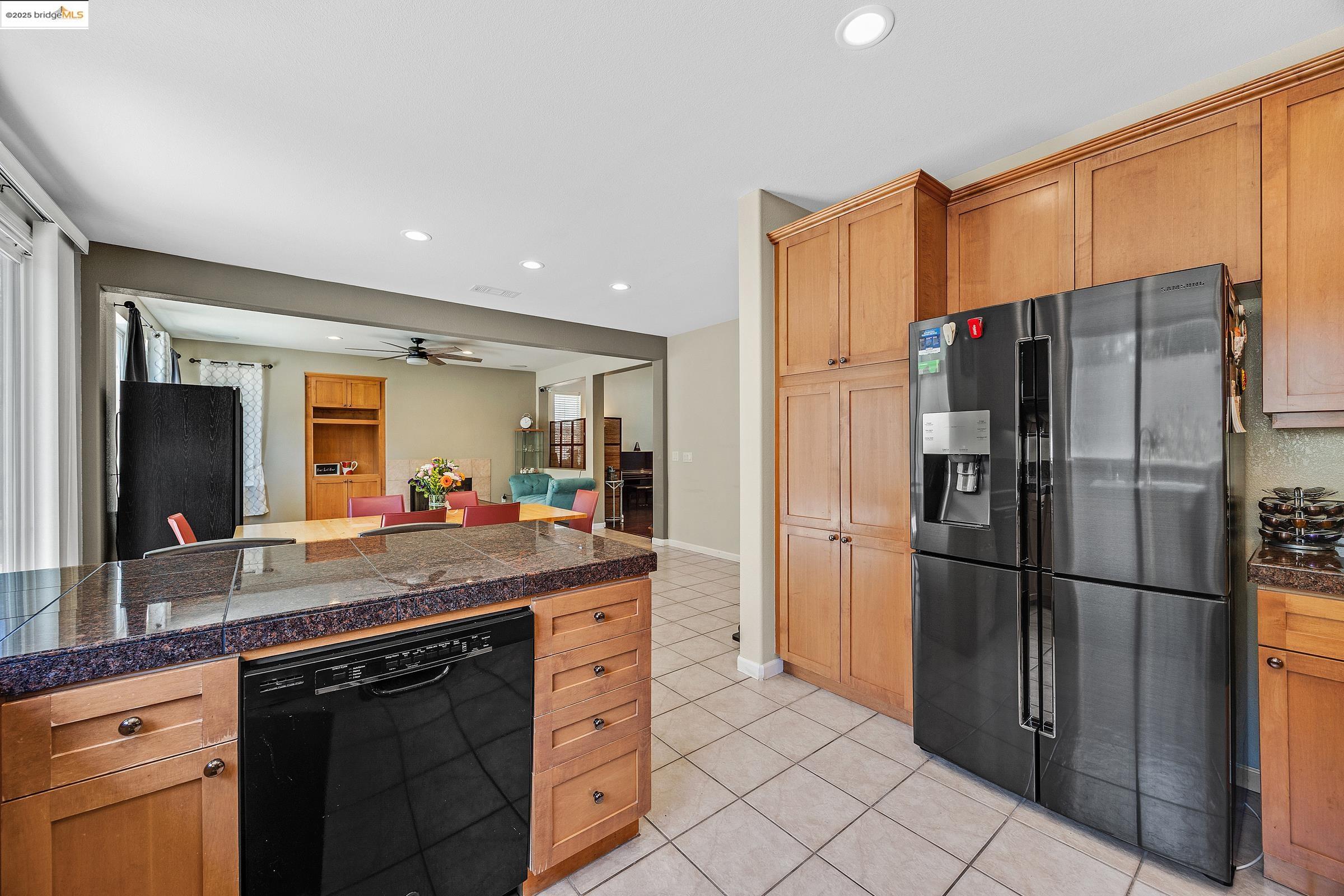 Detail Gallery Image 19 of 56 For 5736 Idlewood Street, Dublin,  CA 94568 - 3 Beds | 2/1 Baths