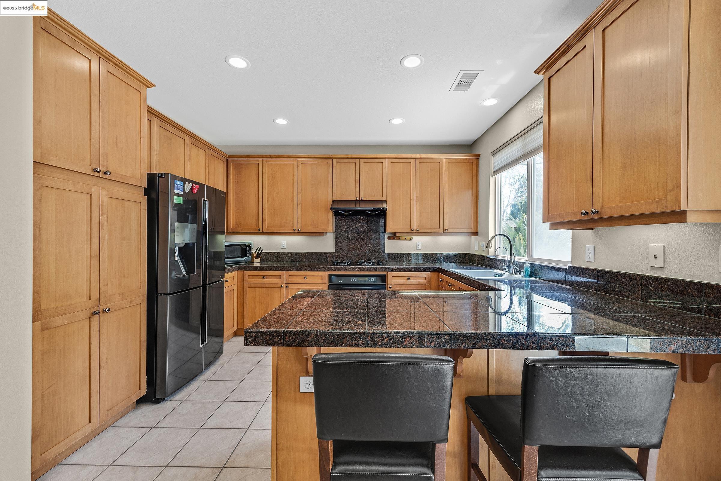 Detail Gallery Image 20 of 56 For 5736 Idlewood Street, Dublin,  CA 94568 - 3 Beds | 2/1 Baths