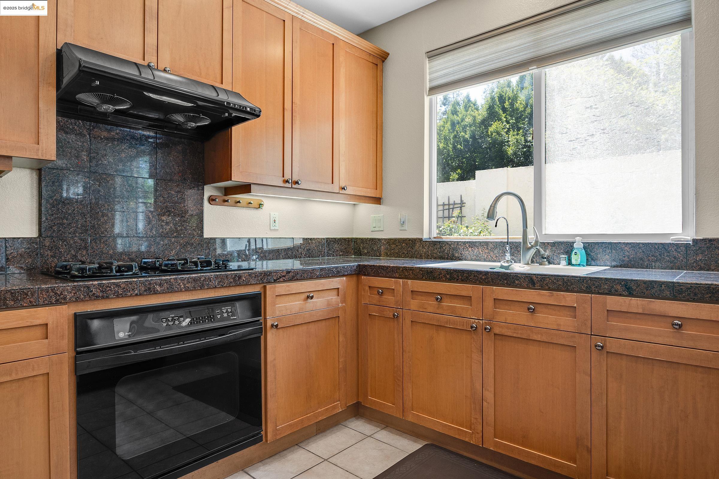 Detail Gallery Image 22 of 56 For 5736 Idlewood Street, Dublin,  CA 94568 - 3 Beds | 2/1 Baths