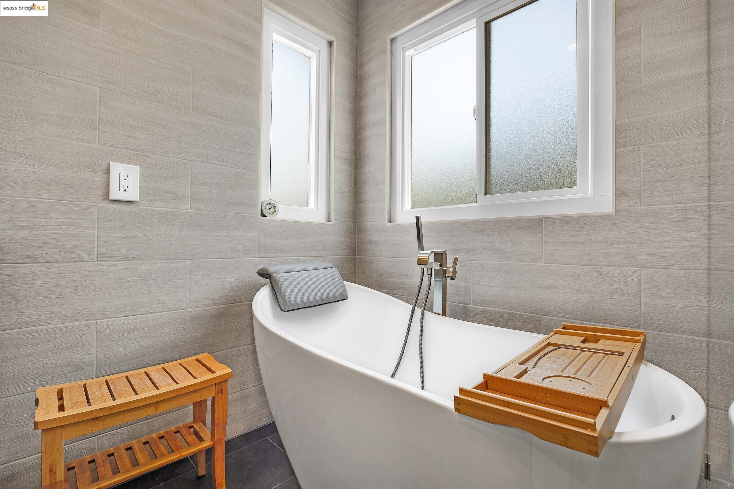 Detail Gallery Image 29 of 56 For 5736 Idlewood Street, Dublin,  CA 94568 - 3 Beds | 2/1 Baths