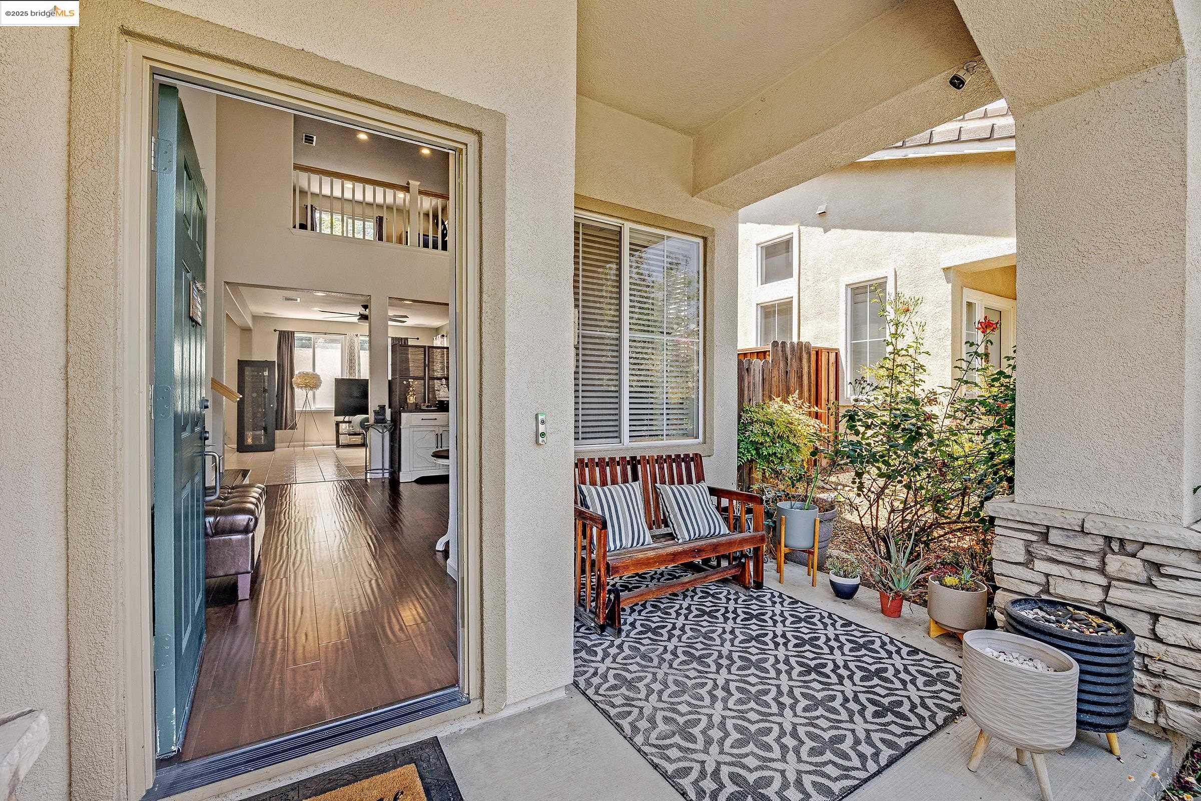 Detail Gallery Image 6 of 56 For 5736 Idlewood Street, Dublin,  CA 94568 - 3 Beds | 2/1 Baths