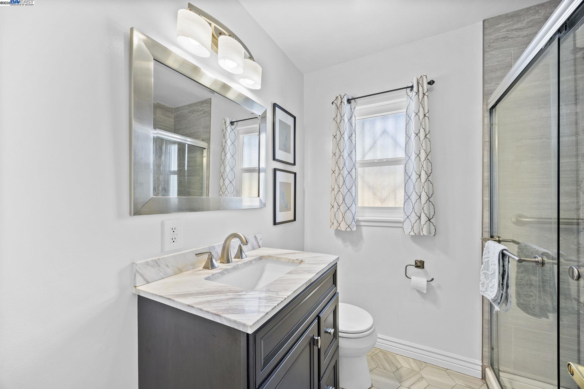 Detail Gallery Image 14 of 31 For 595 Beatrice St, San Leandro,  CA 94579 - 2 Beds | 1 Baths