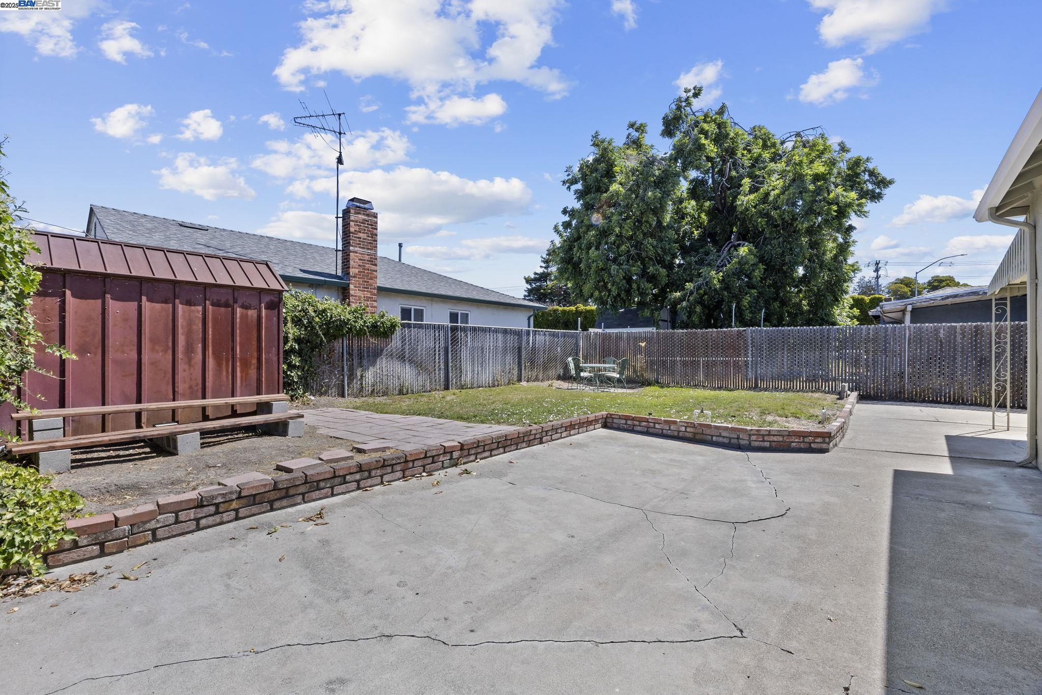 Detail Gallery Image 23 of 31 For 595 Beatrice St, San Leandro,  CA 94579 - 2 Beds | 1 Baths