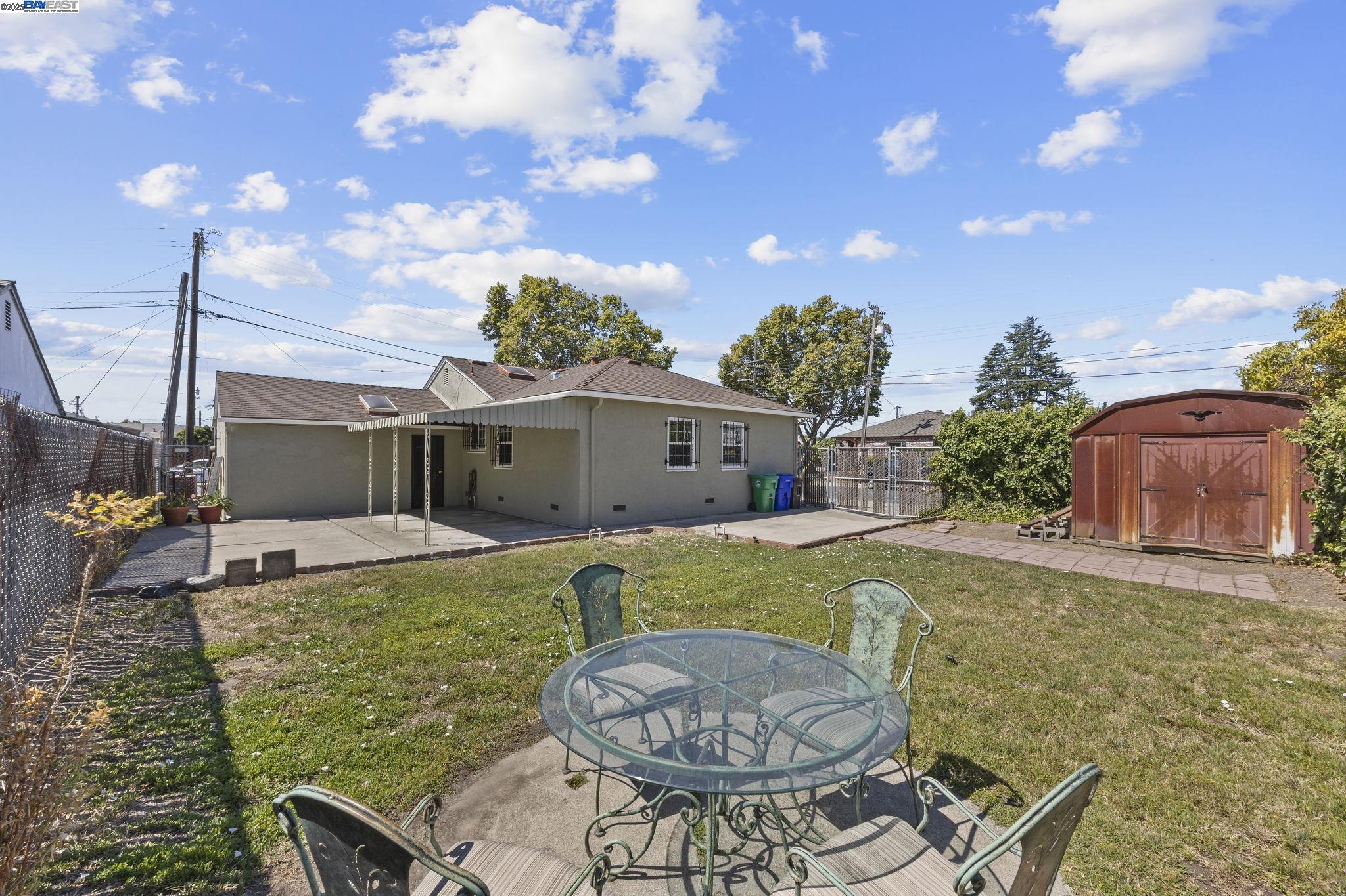 Detail Gallery Image 25 of 31 For 595 Beatrice St, San Leandro,  CA 94579 - 2 Beds | 1 Baths