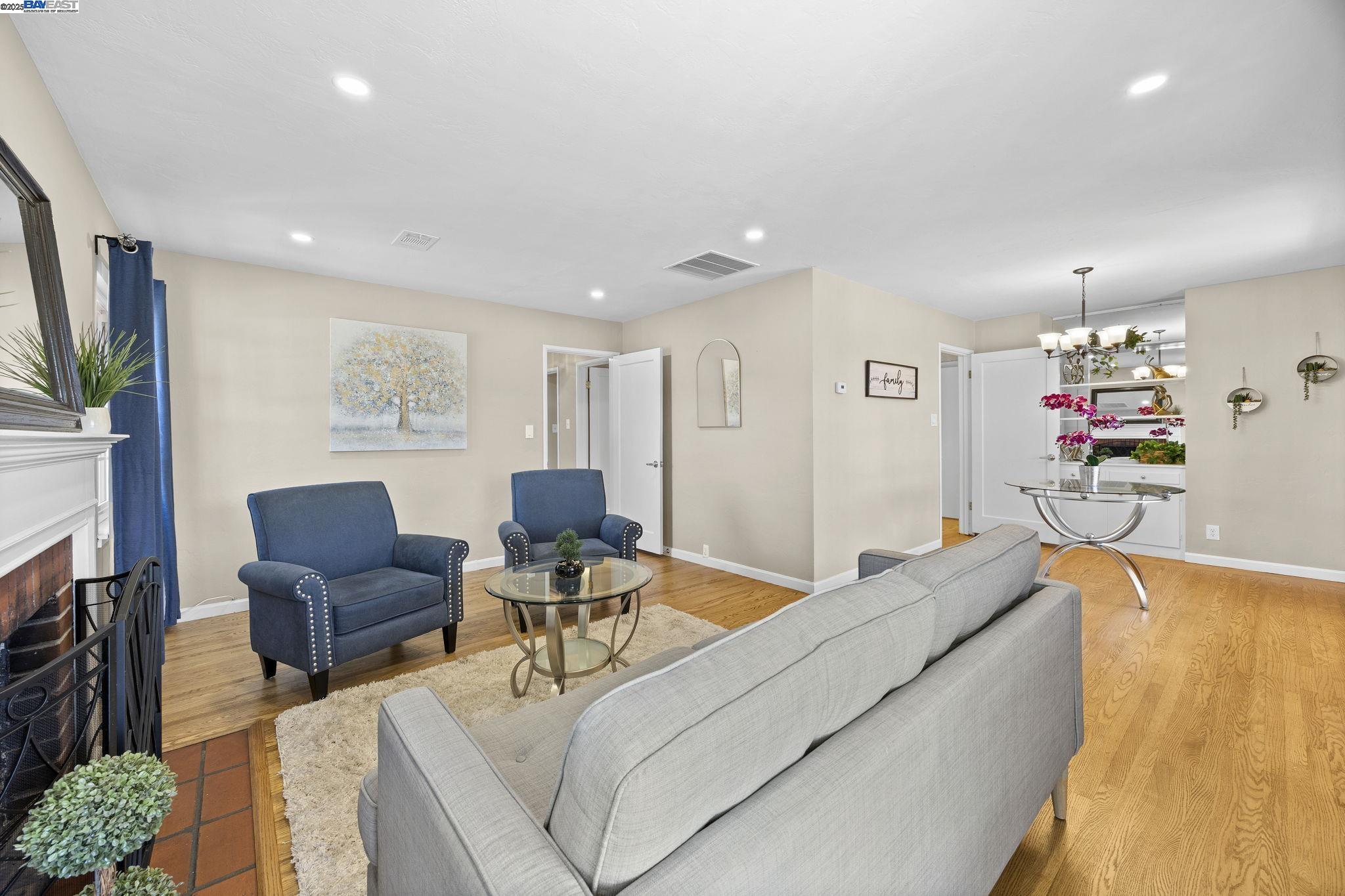 Detail Gallery Image 5 of 31 For 595 Beatrice St, San Leandro,  CA 94579 - 2 Beds | 1 Baths