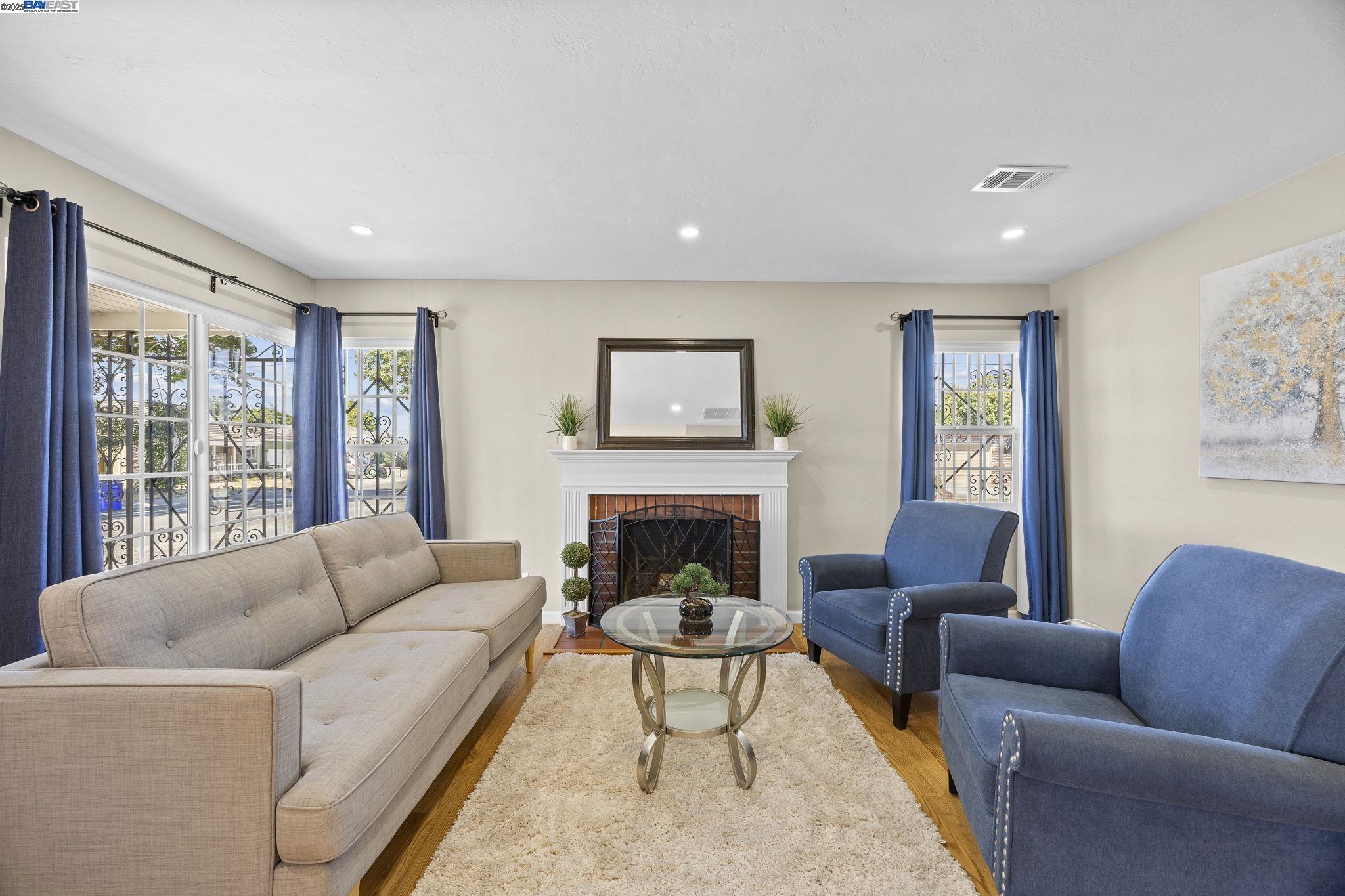 Detail Gallery Image 6 of 31 For 595 Beatrice St, San Leandro,  CA 94579 - 2 Beds | 1 Baths
